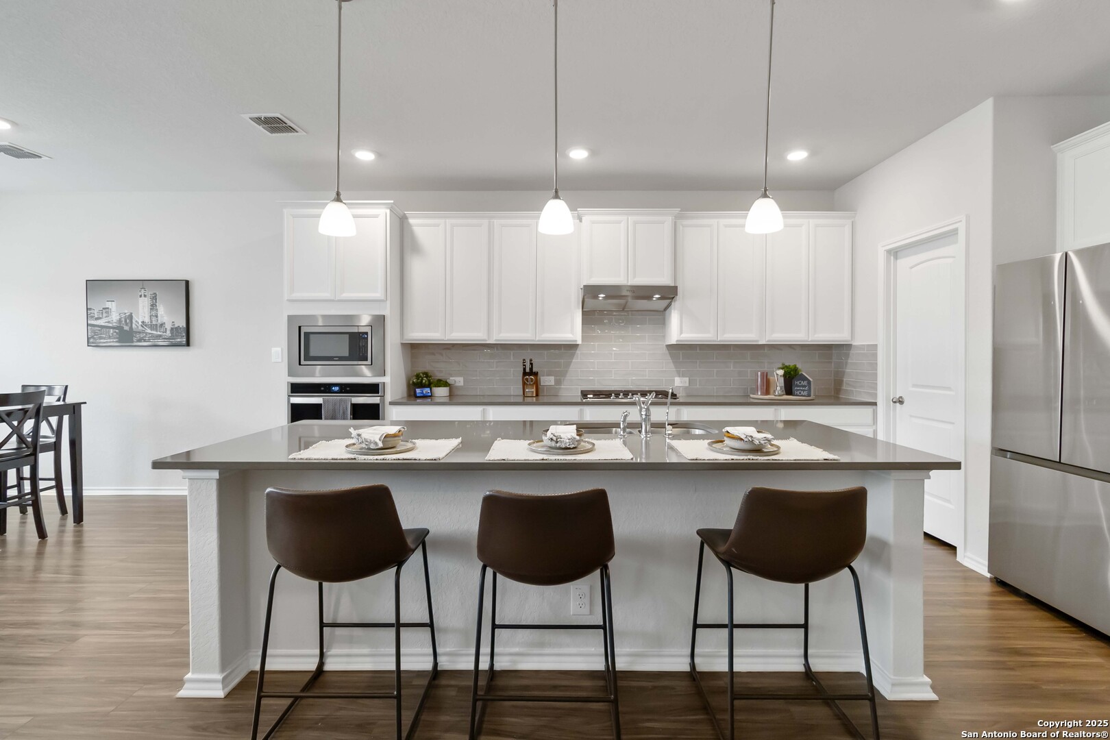 6839 Alaskan Way