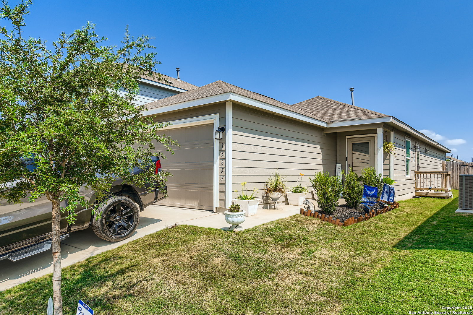 13857 Llama Place