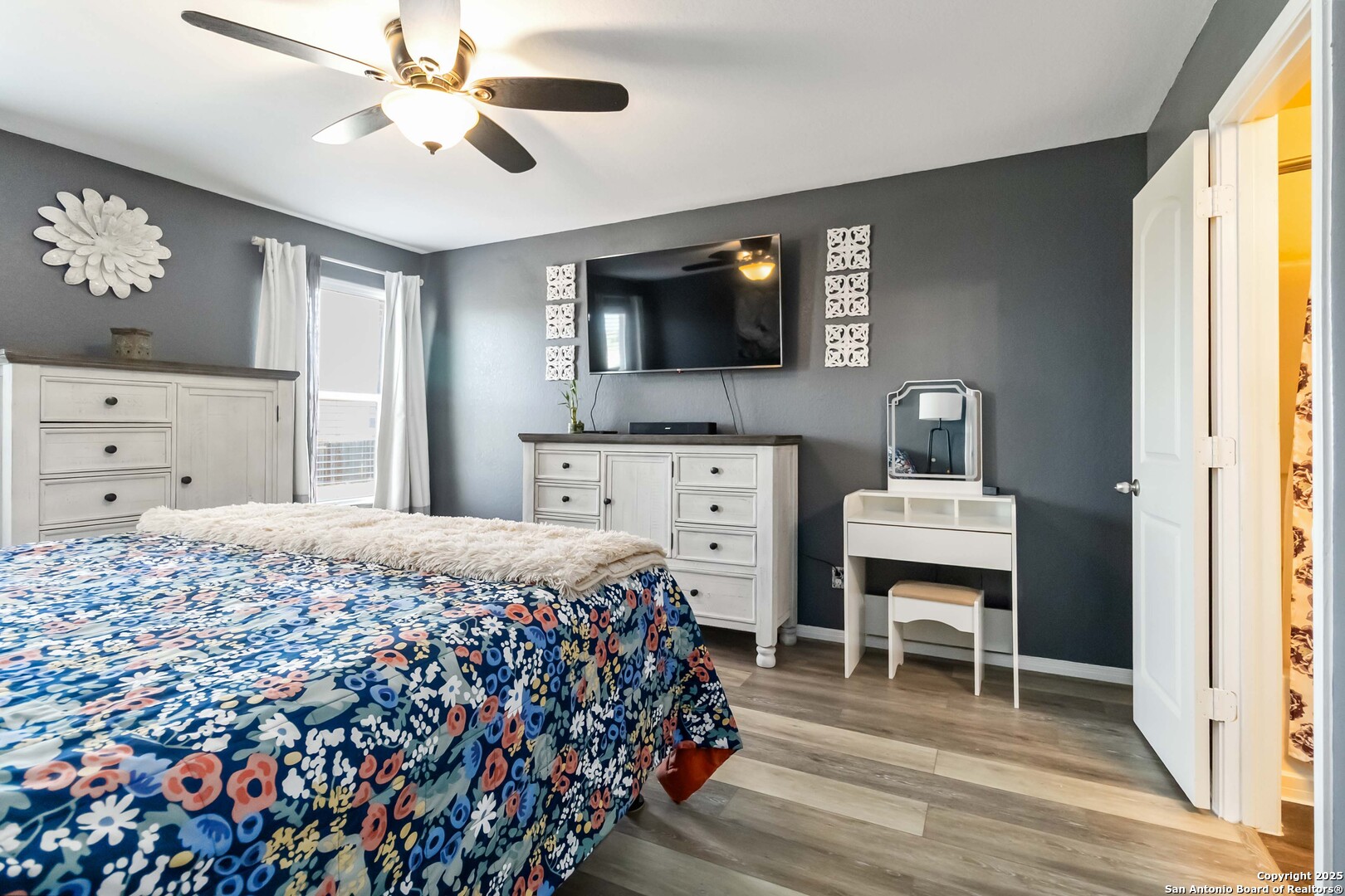 6423 Woodcliff Bend