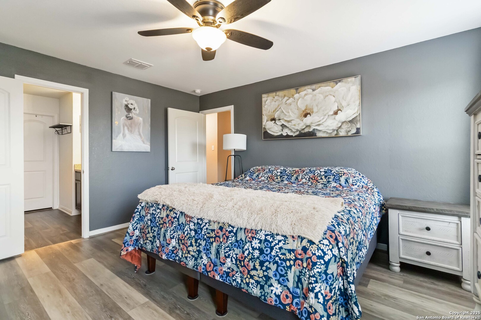 6423 Woodcliff Bend