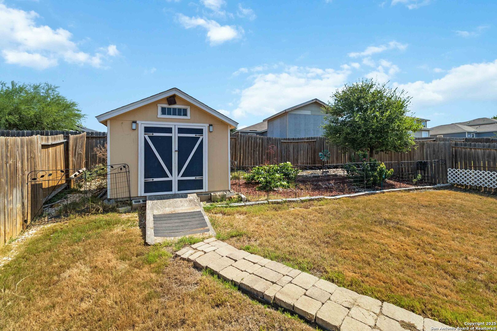 6423 Woodcliff Bend