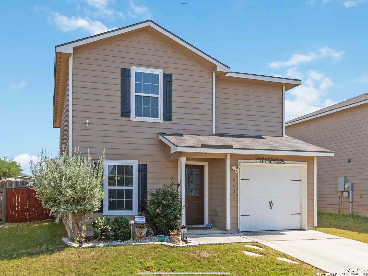 6423 Woodcliff Bend