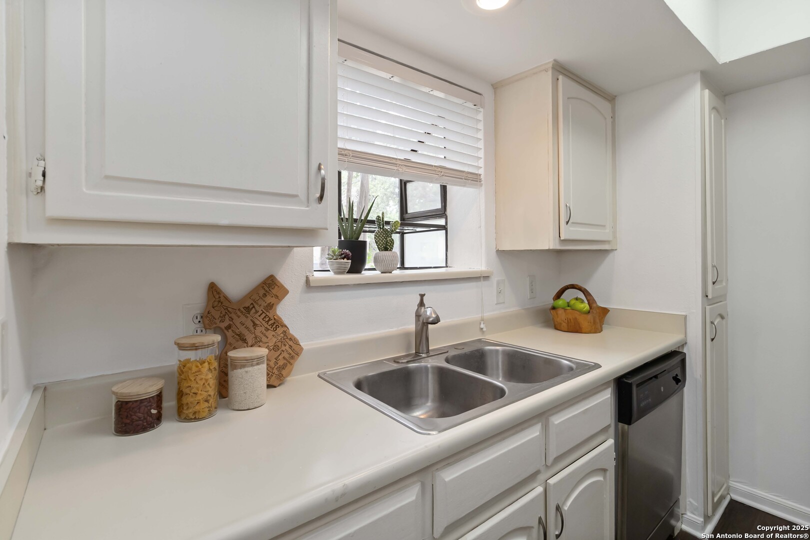 11843 Braesview Unit: 1807