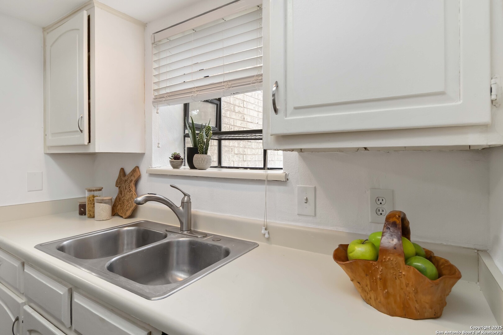 11843 Braesview Unit: 1807