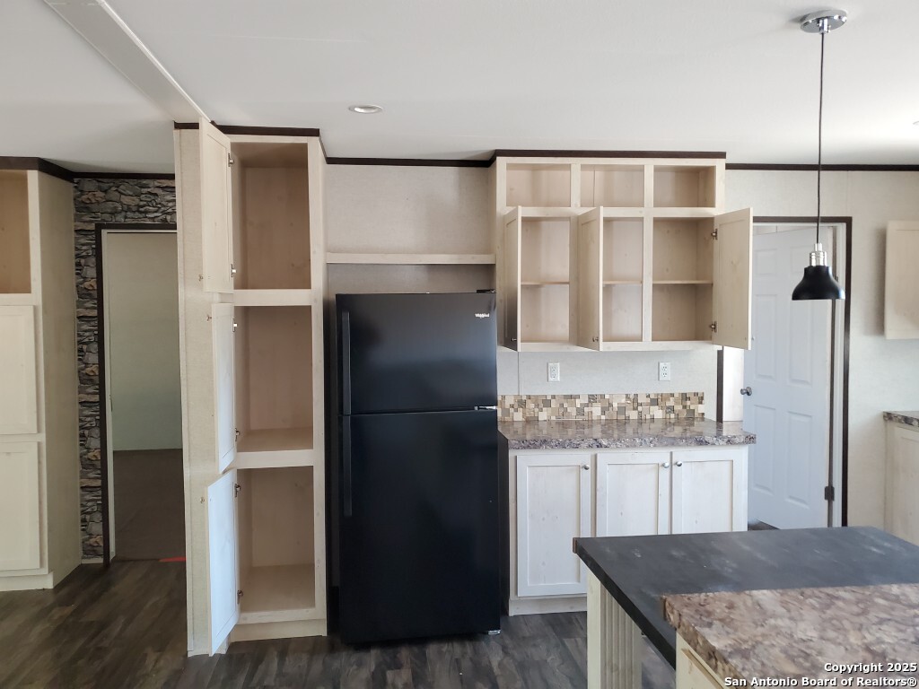 1005 Spur Ridge