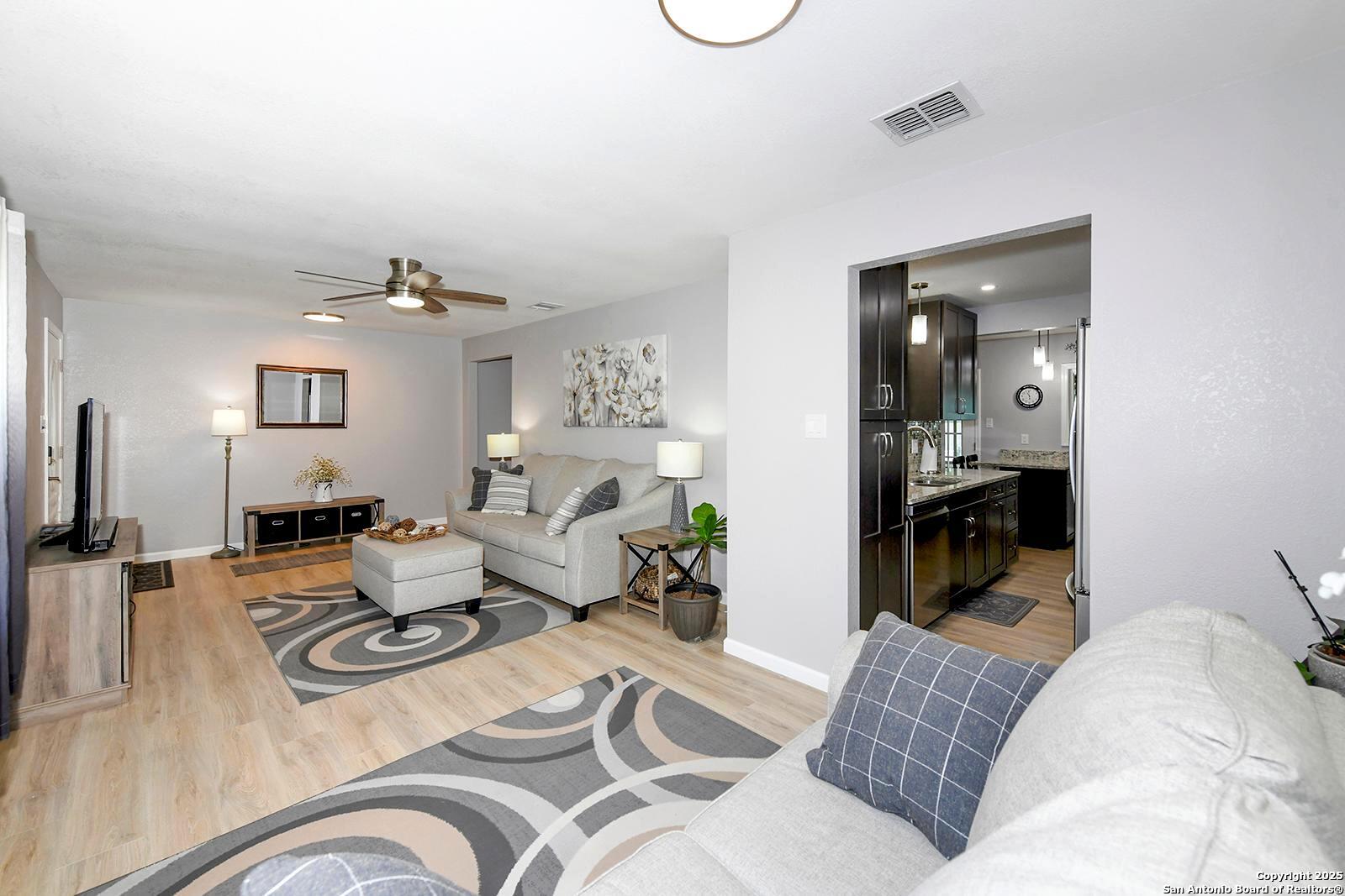 5302 Walnut Vista