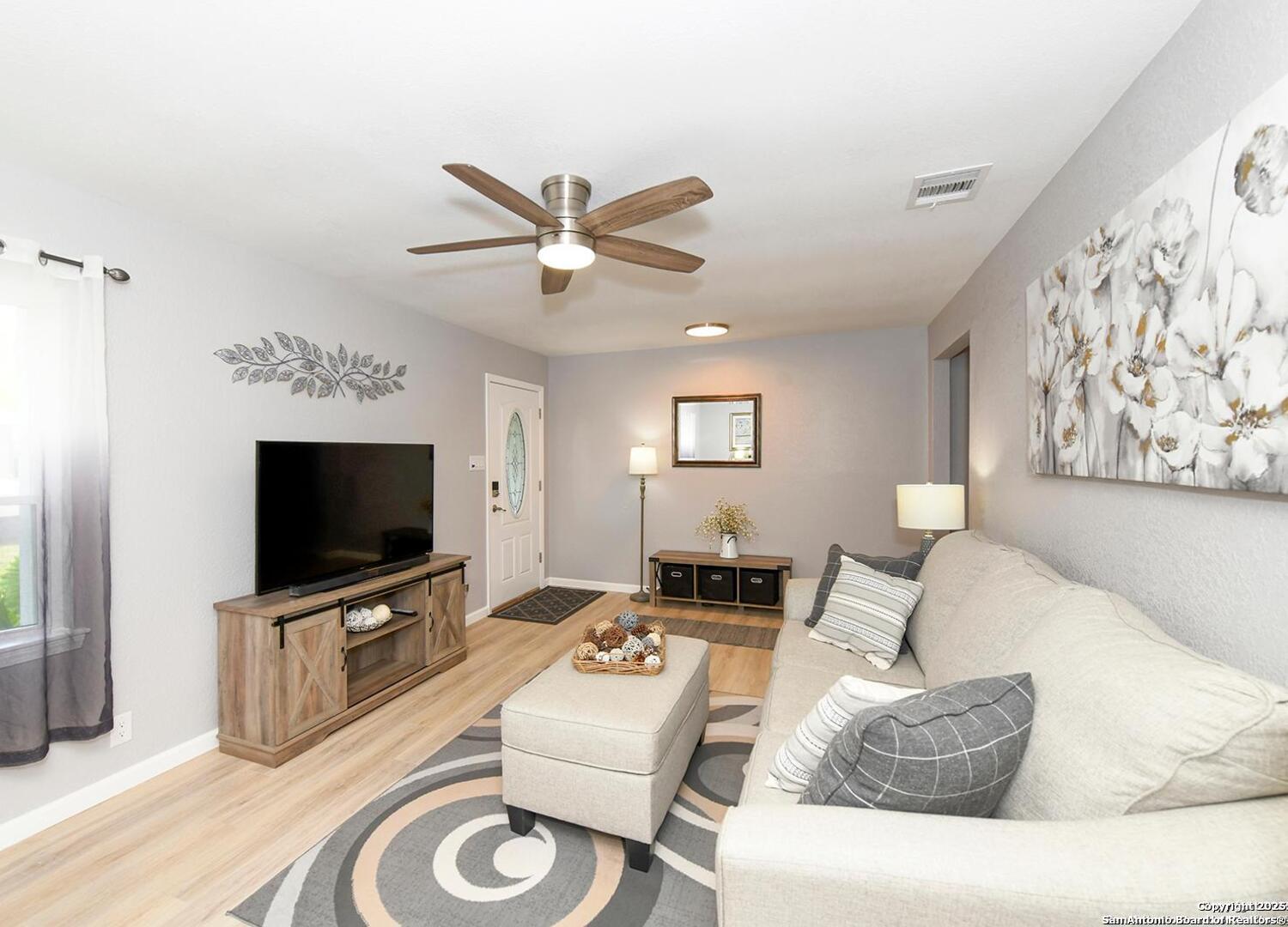 5302 Walnut Vista
