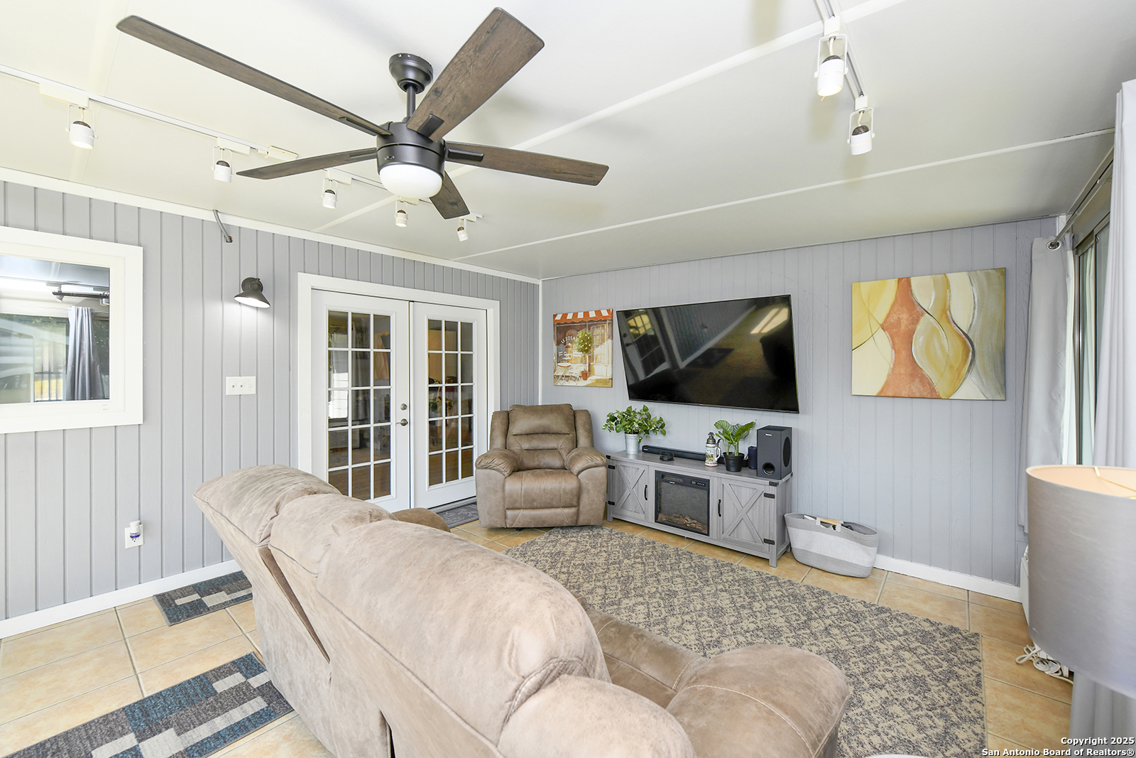 5302 Walnut Vista