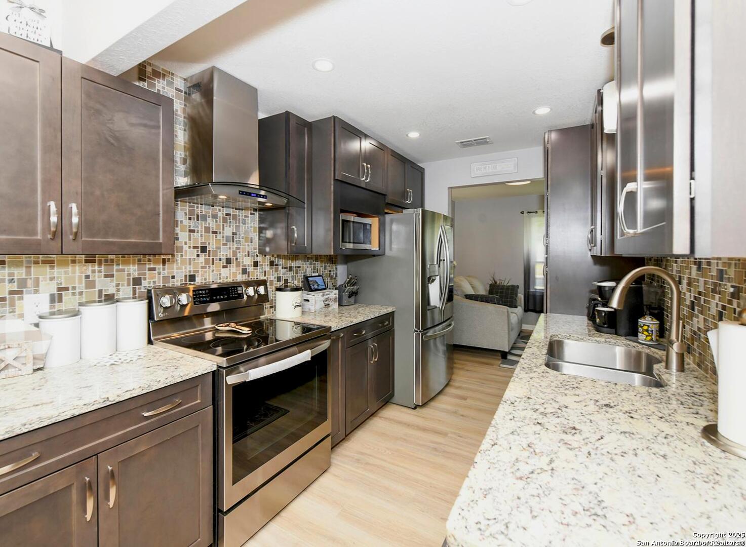 5302 Walnut Vista