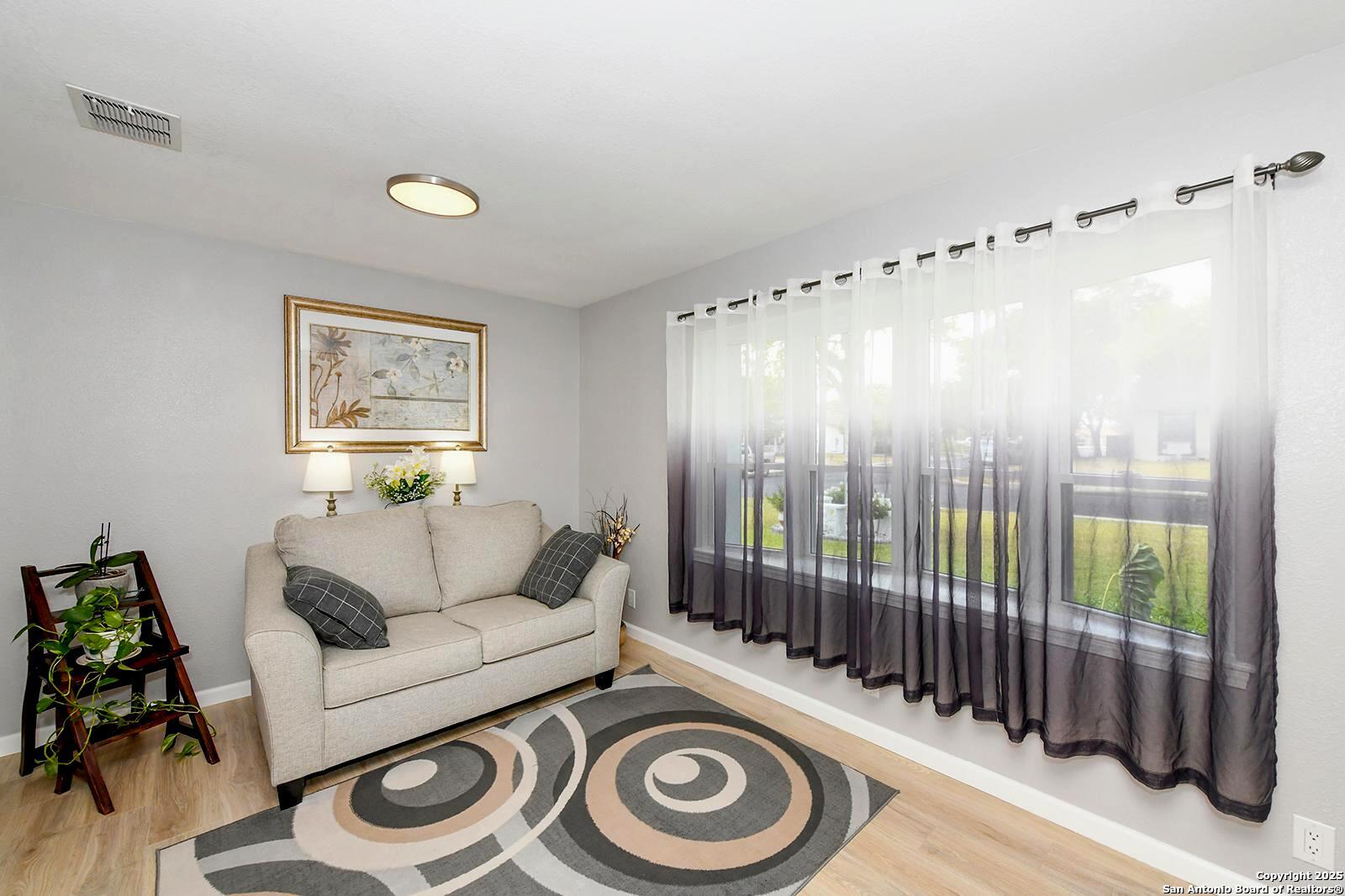 5302 Walnut Vista