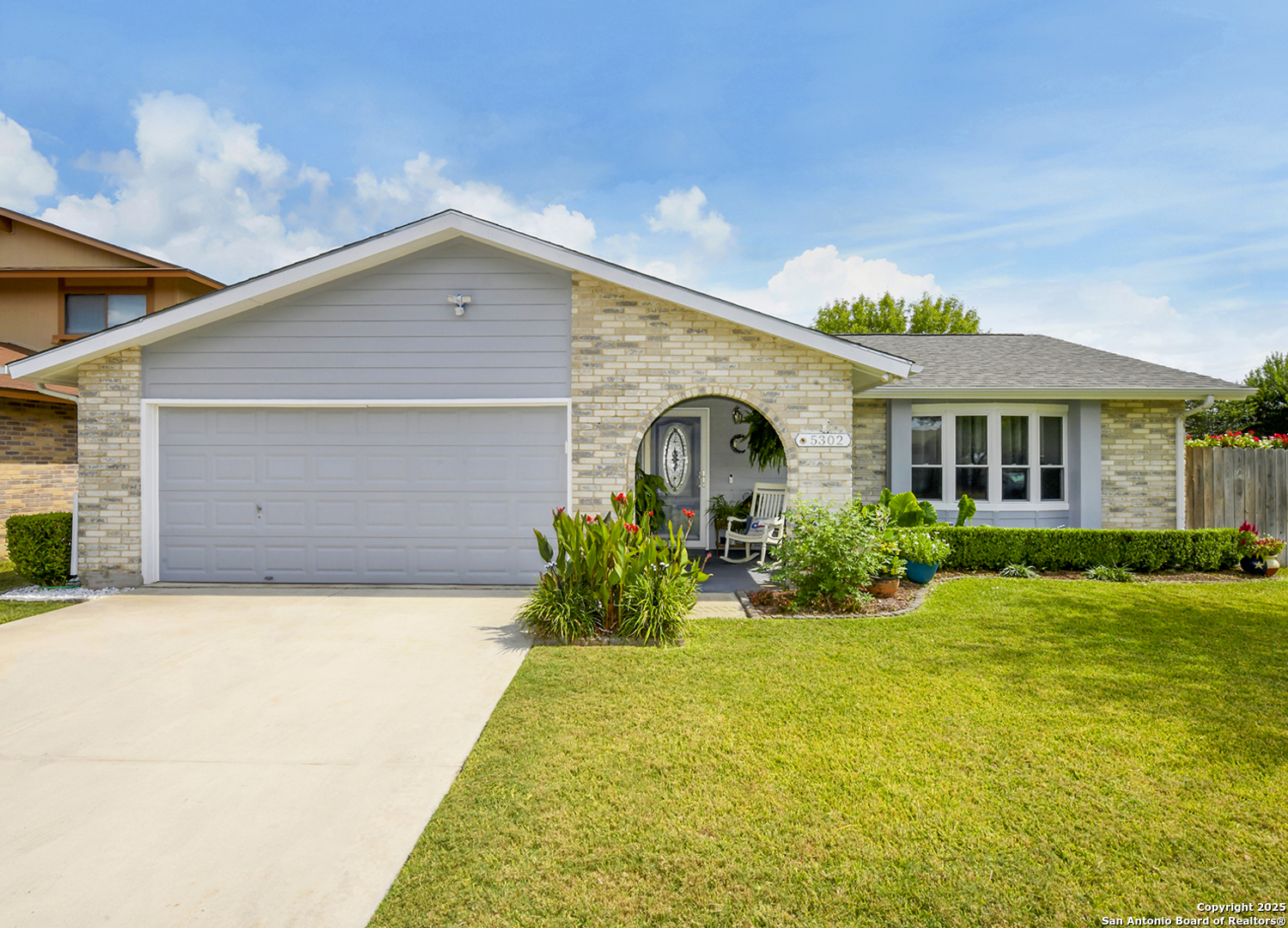 5302 Walnut Vista