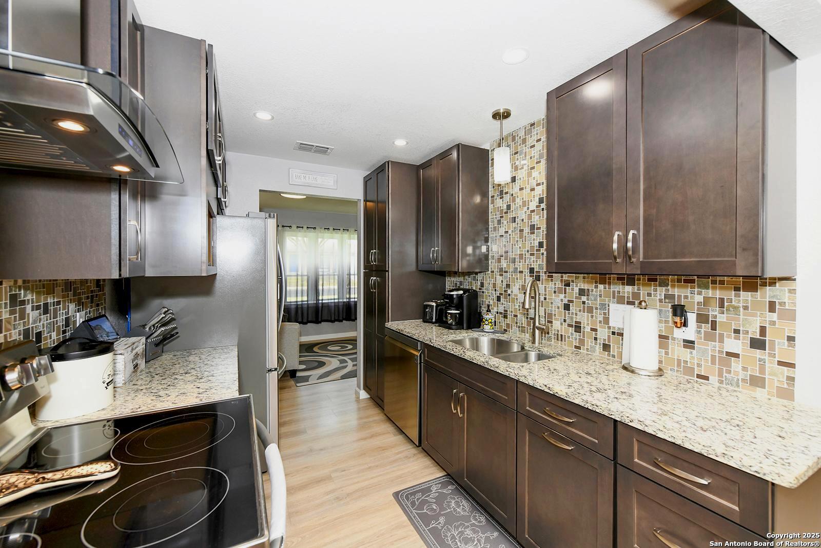 5302 Walnut Vista