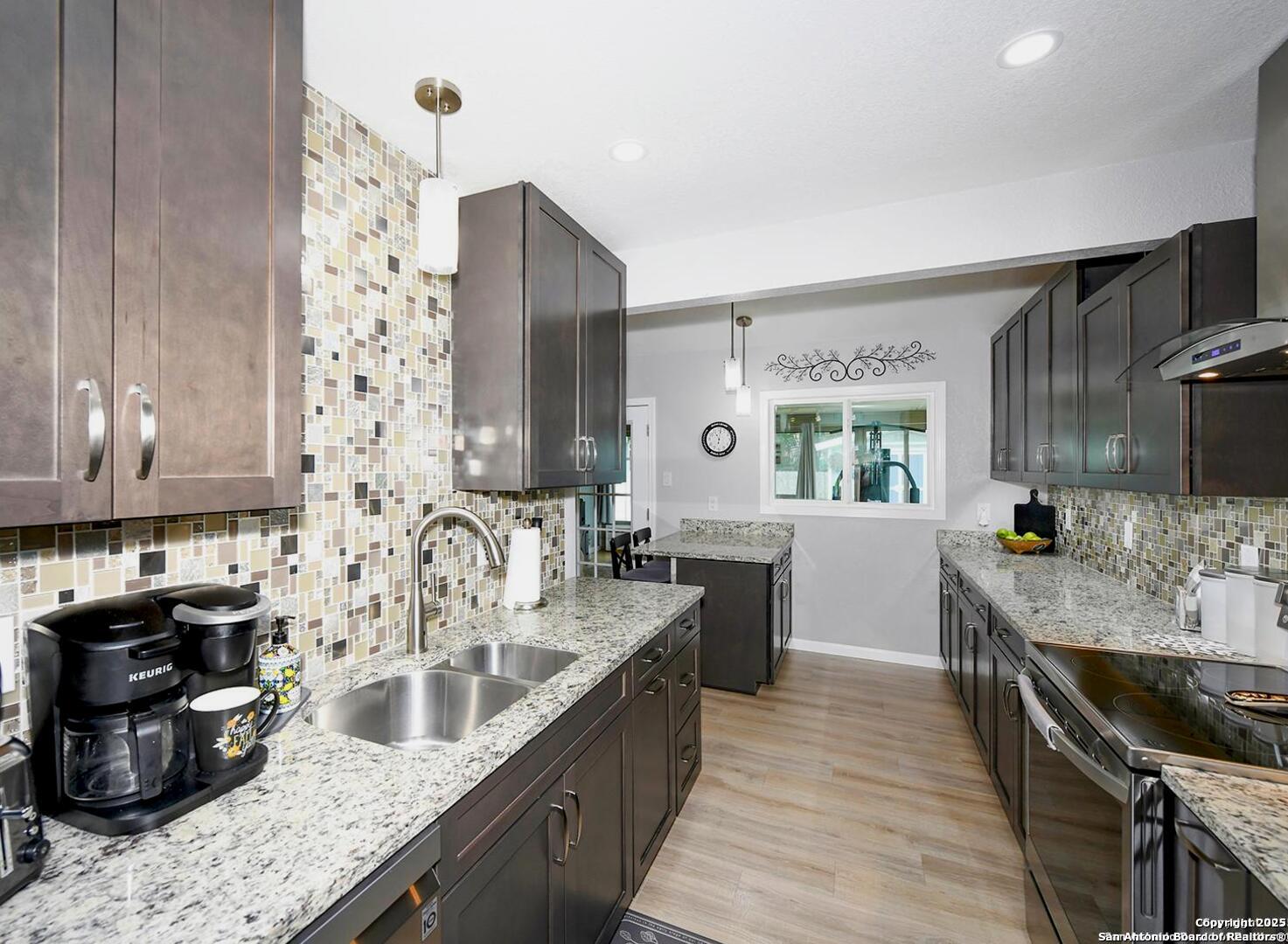 5302 Walnut Vista