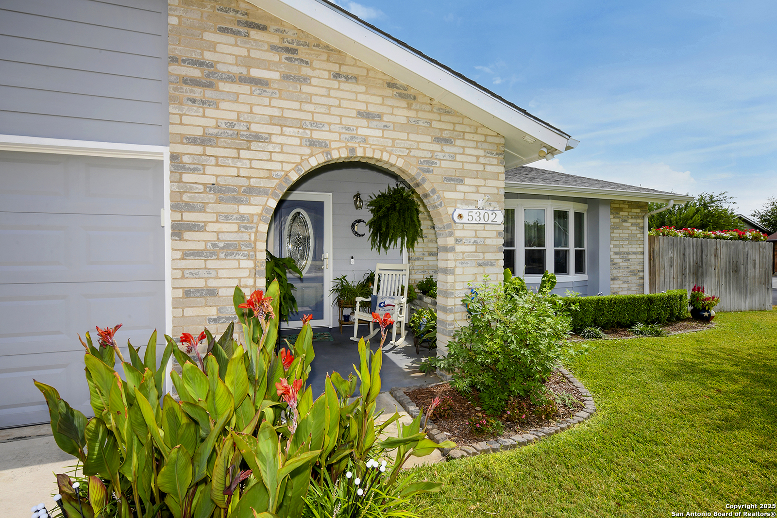 5302 Walnut Vista