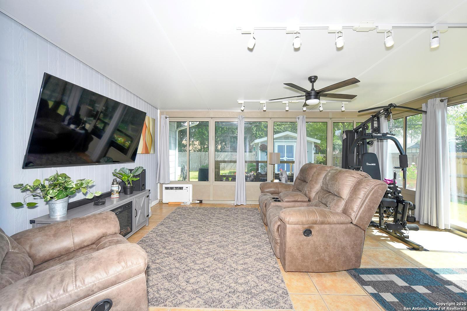 5302 Walnut Vista