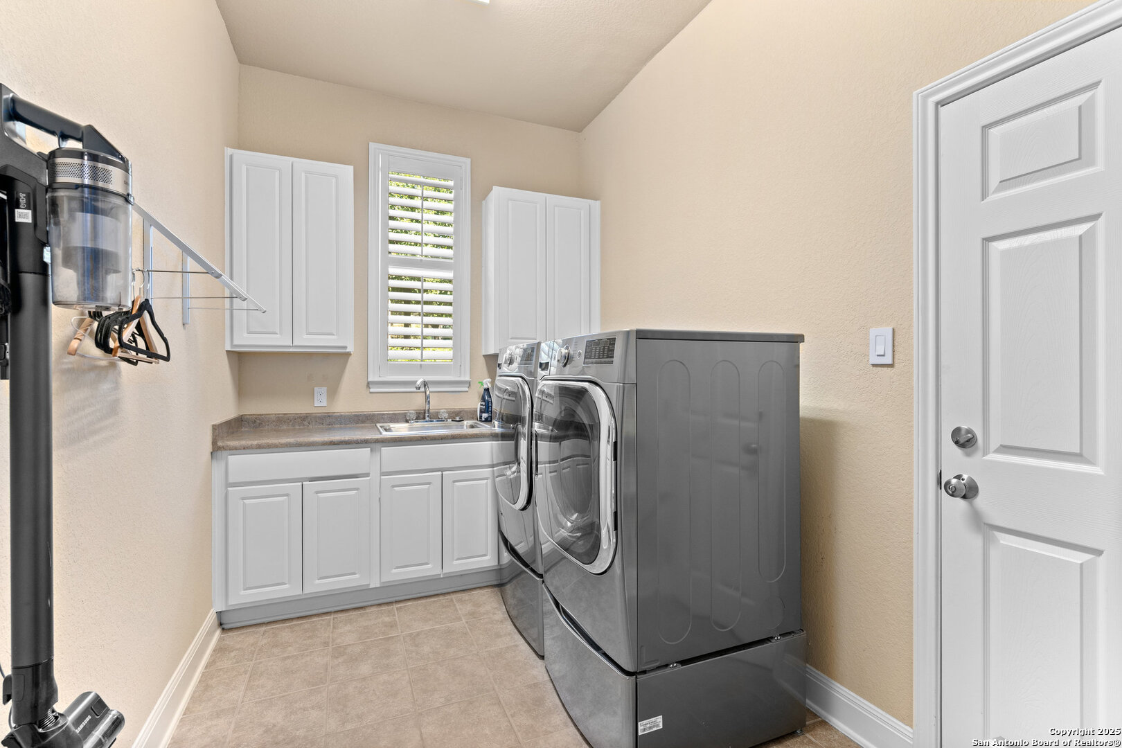 7207 Hovingham