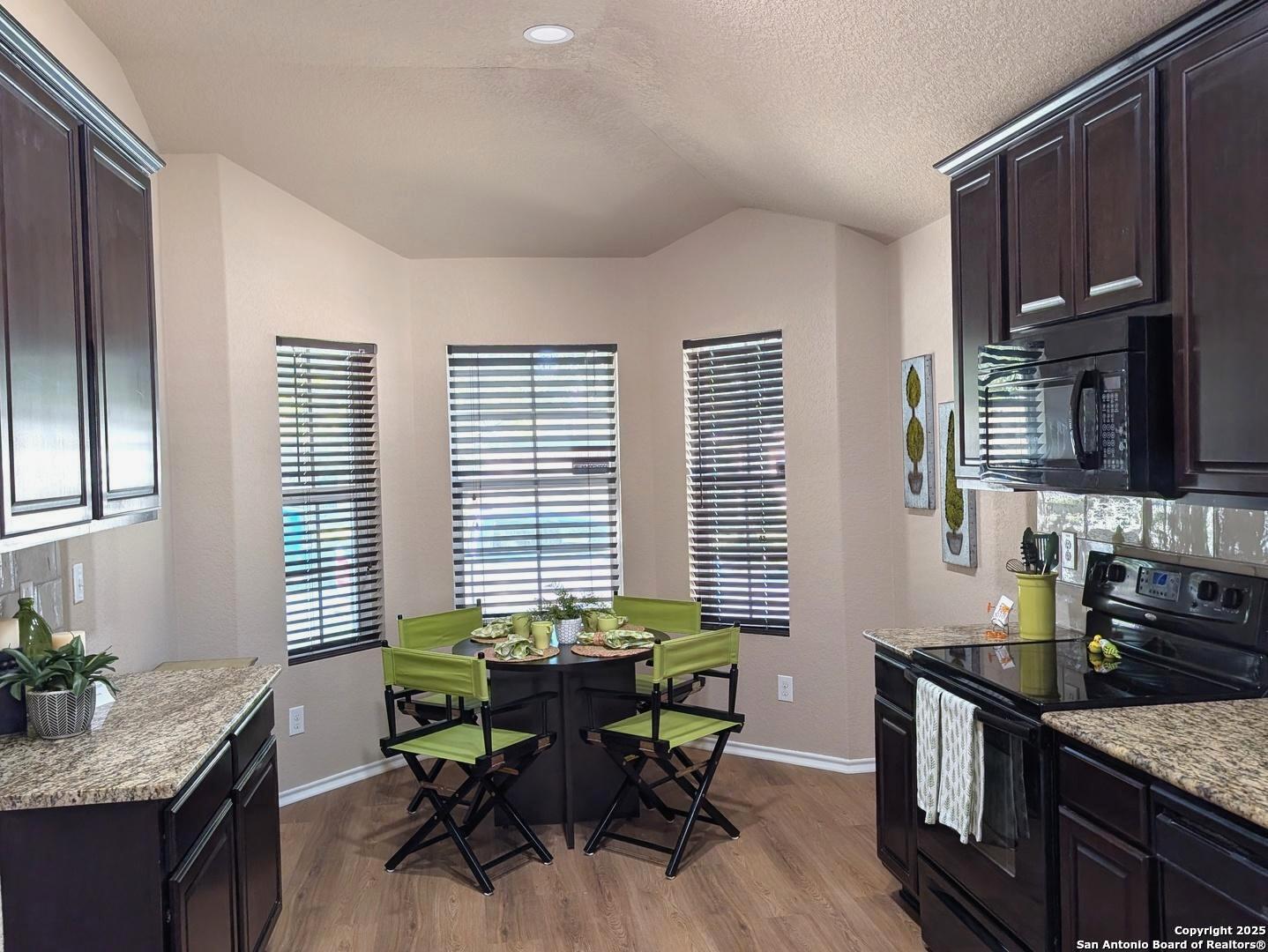 5216 Savory Glen