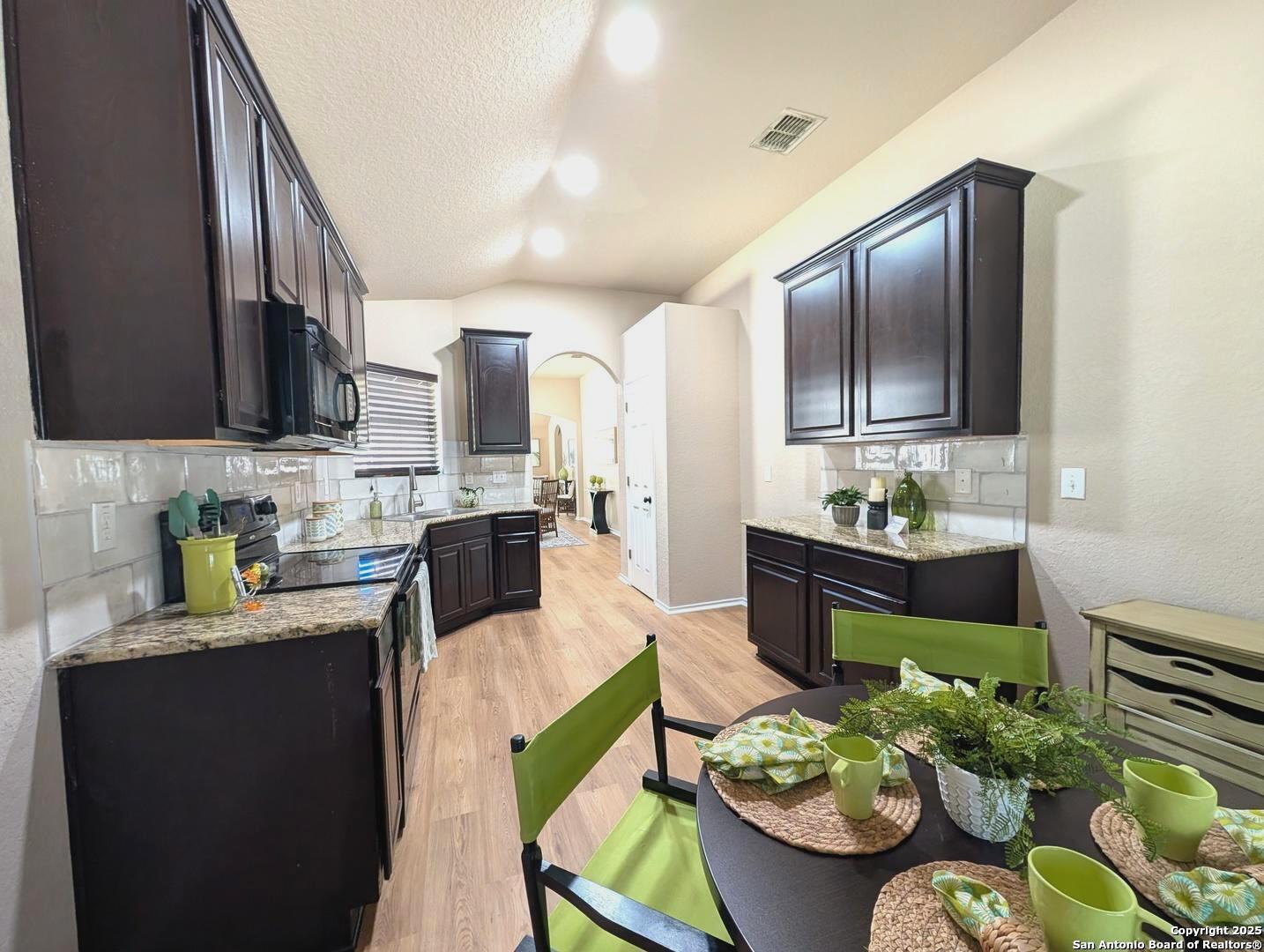 5216 Savory Glen