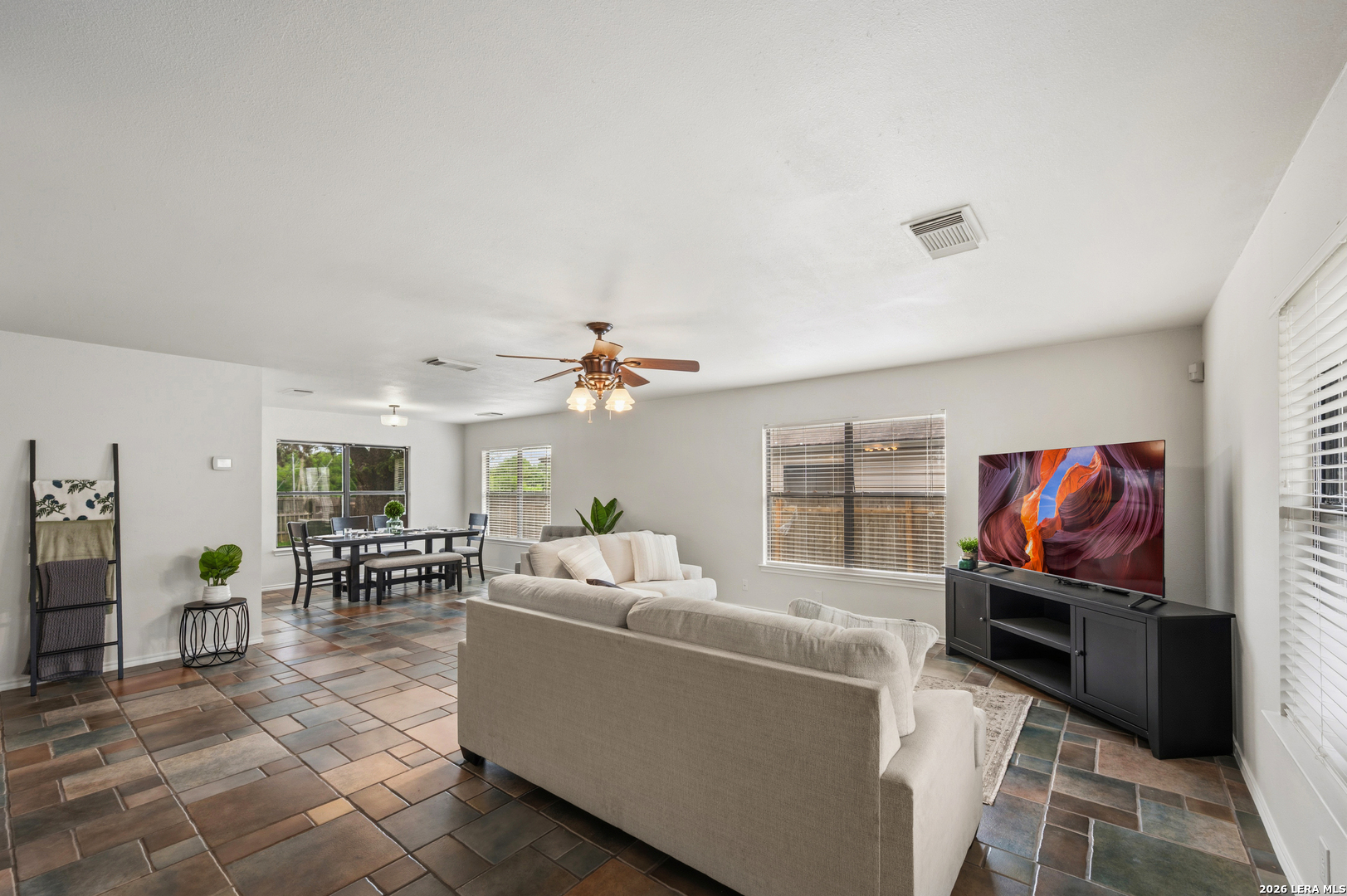 9711 Diamond Cliff Dr