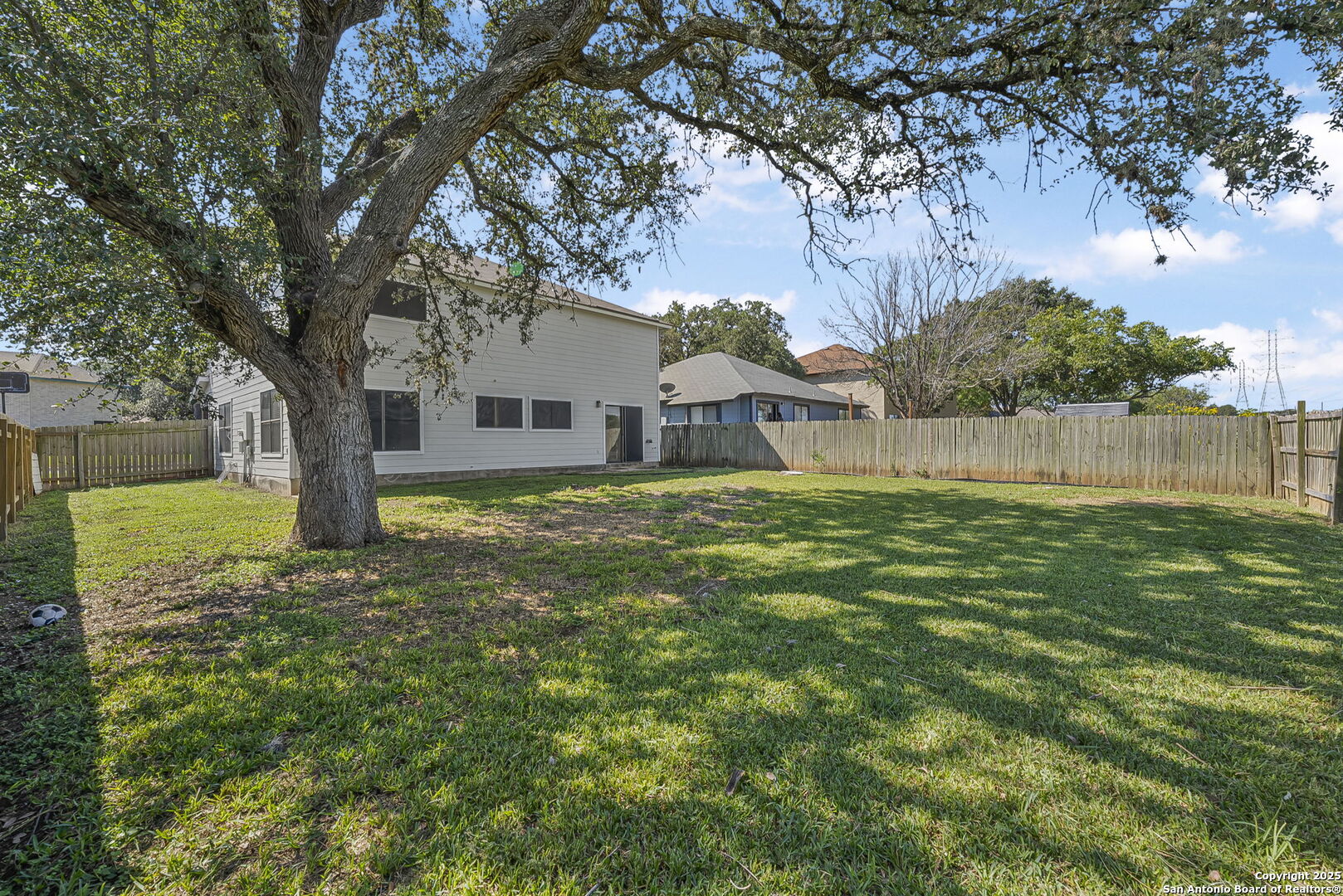 9711 Diamond Cliff Dr