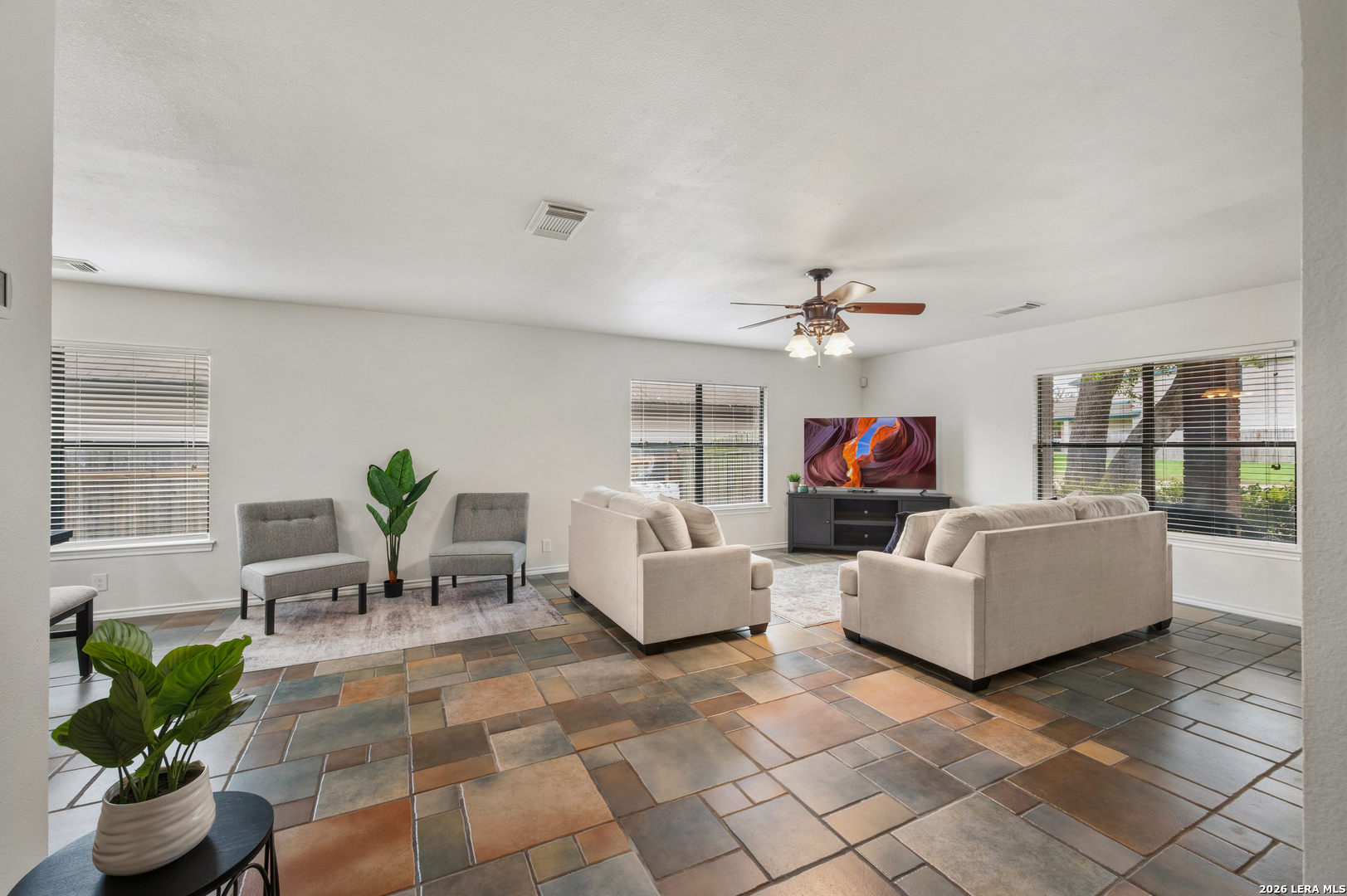 9711 Diamond Cliff Dr