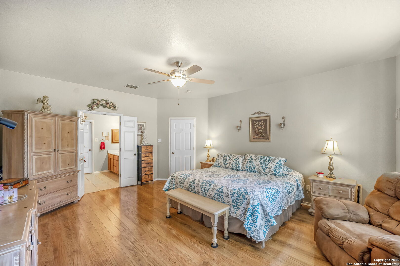 10526 Mustang Walk
