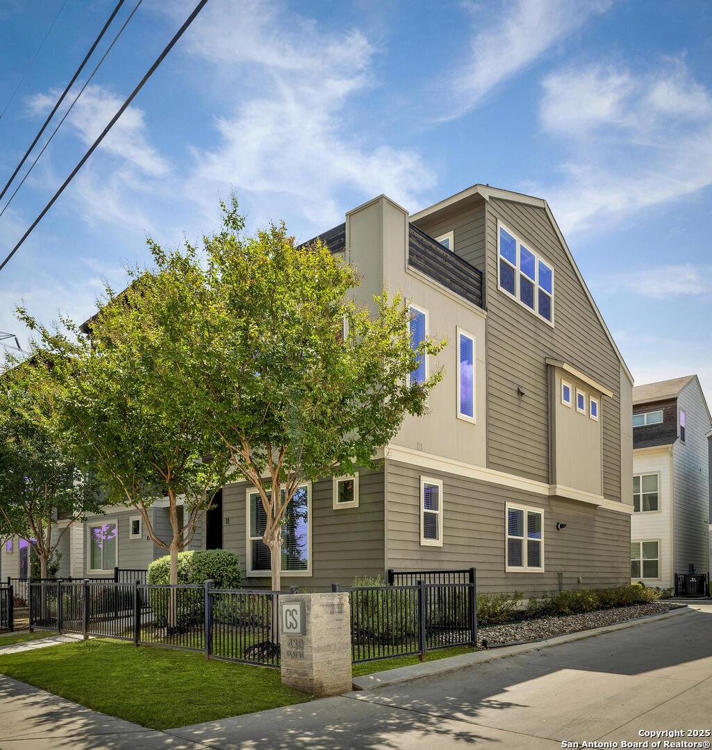430 Clay St #11