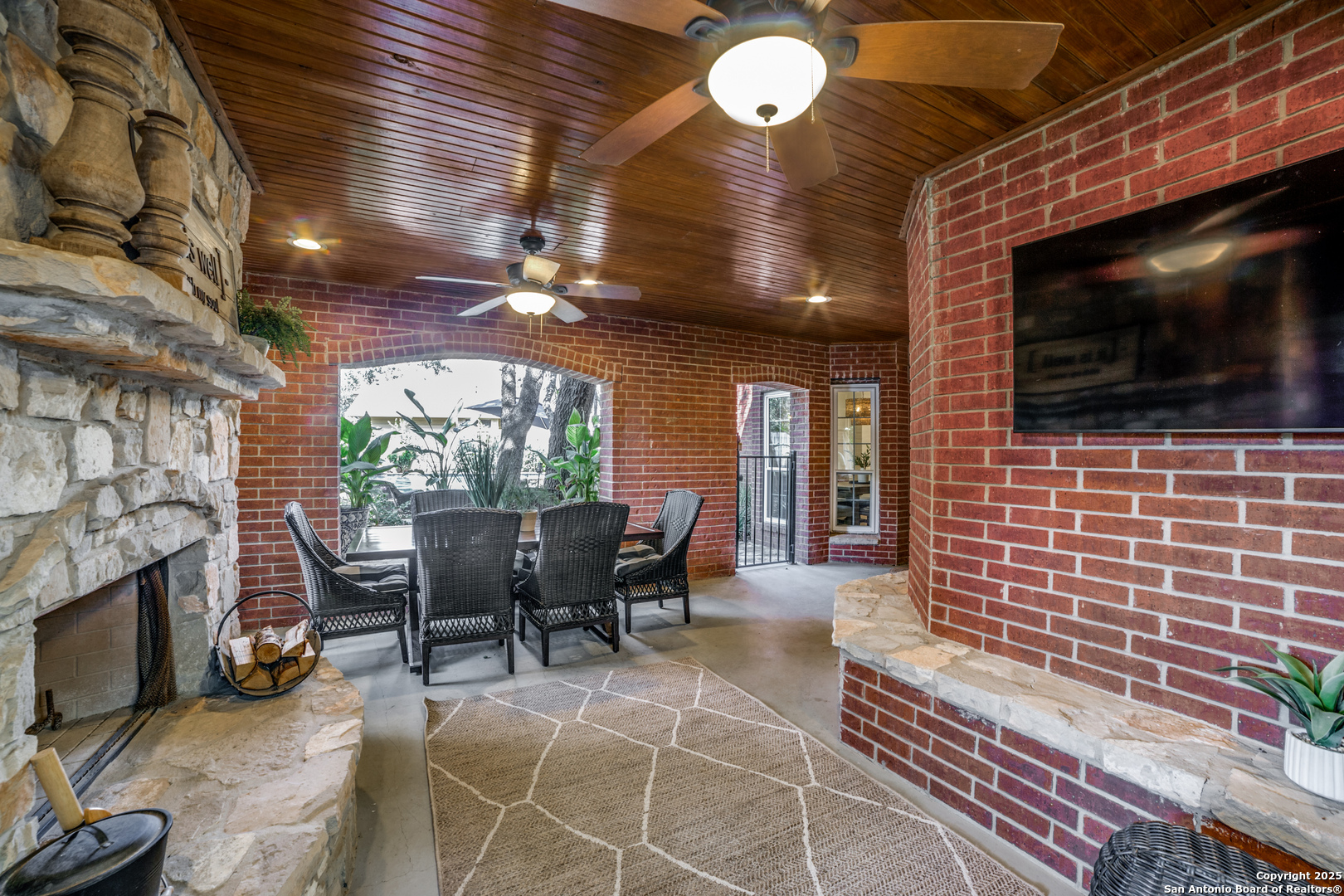 2242 Fawnfield