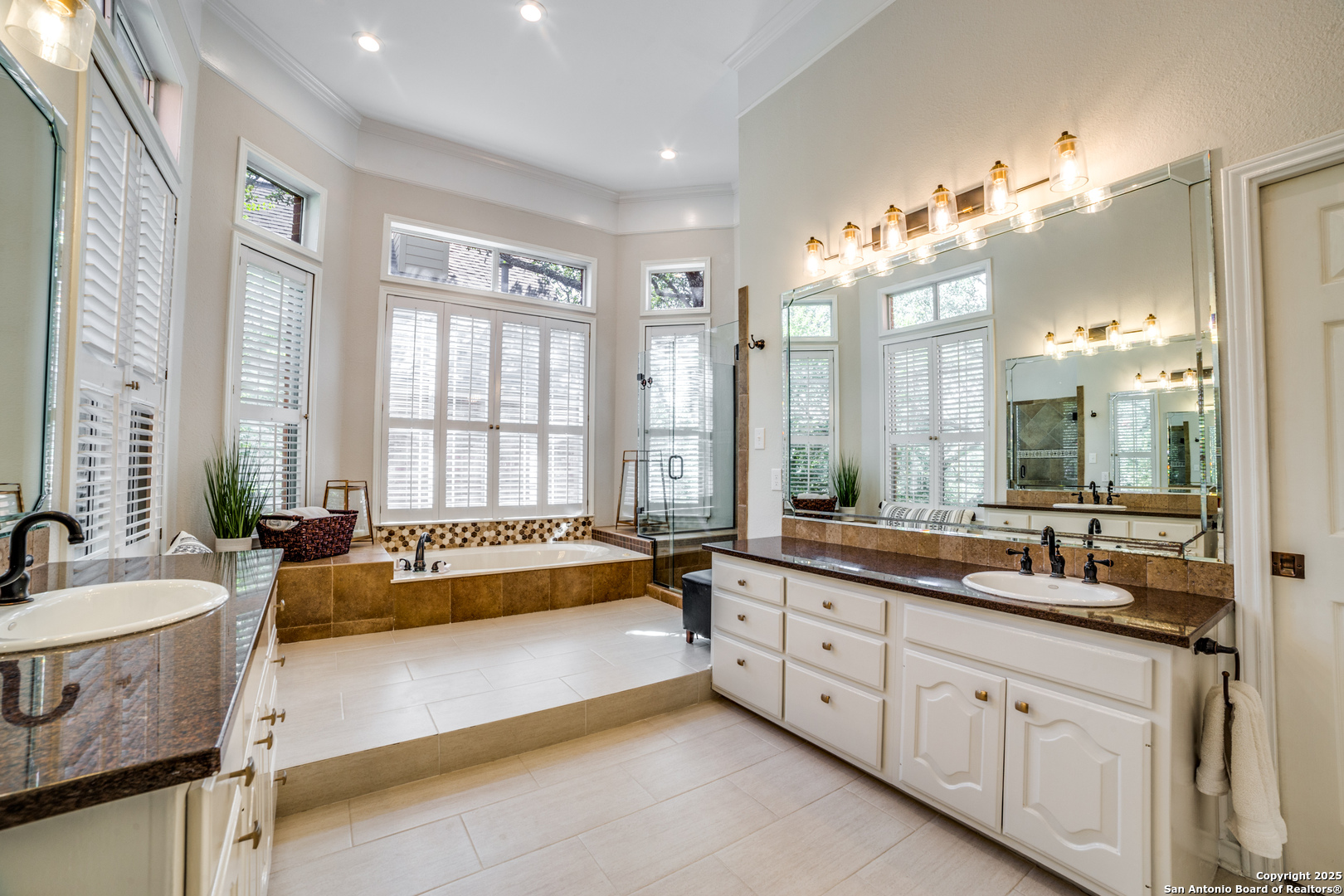 2242 Fawnfield