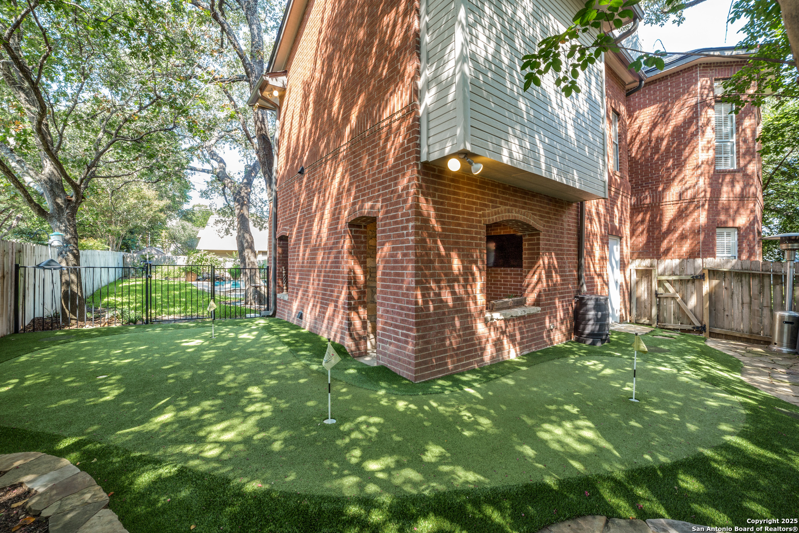 2242 Fawnfield
