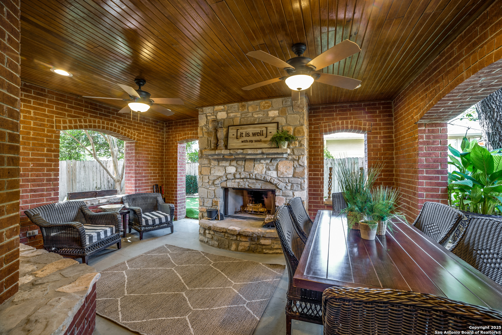2242 Fawnfield