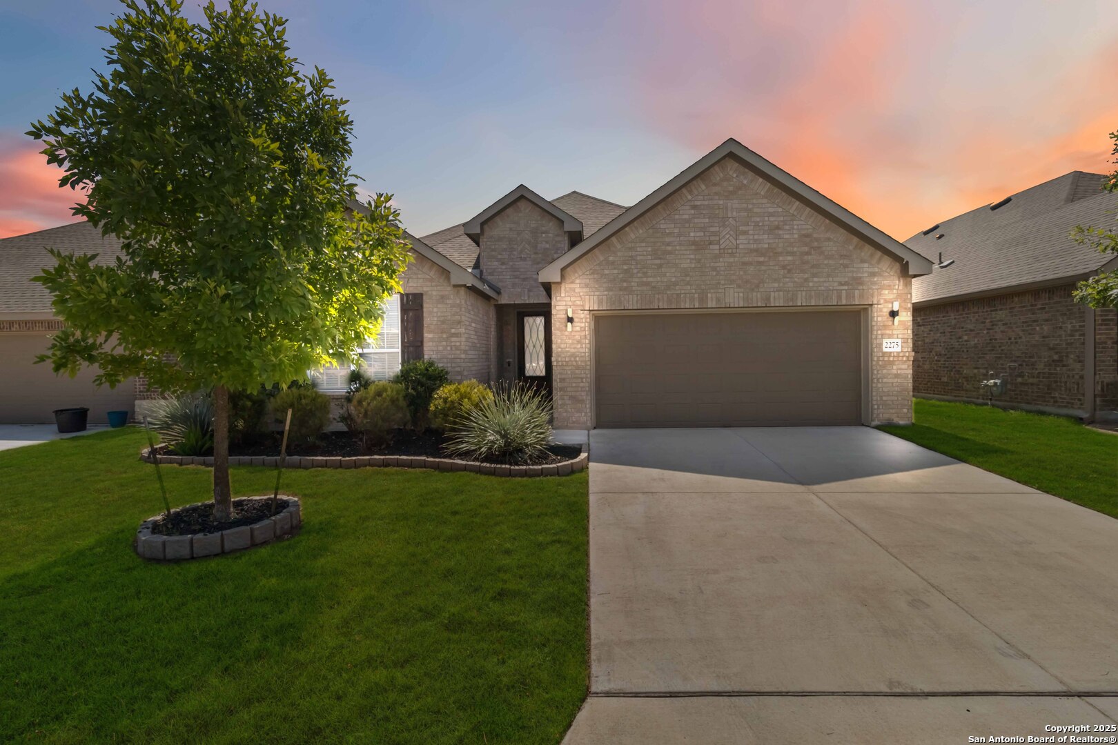 2275 Oak Run