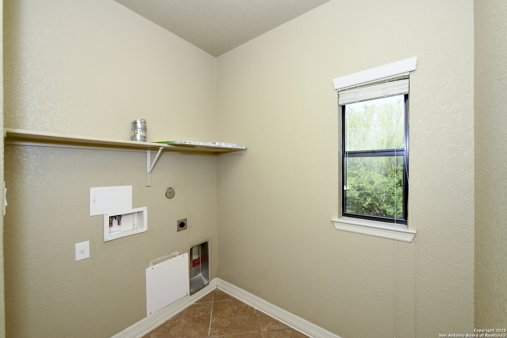 13709 Trailside Ln