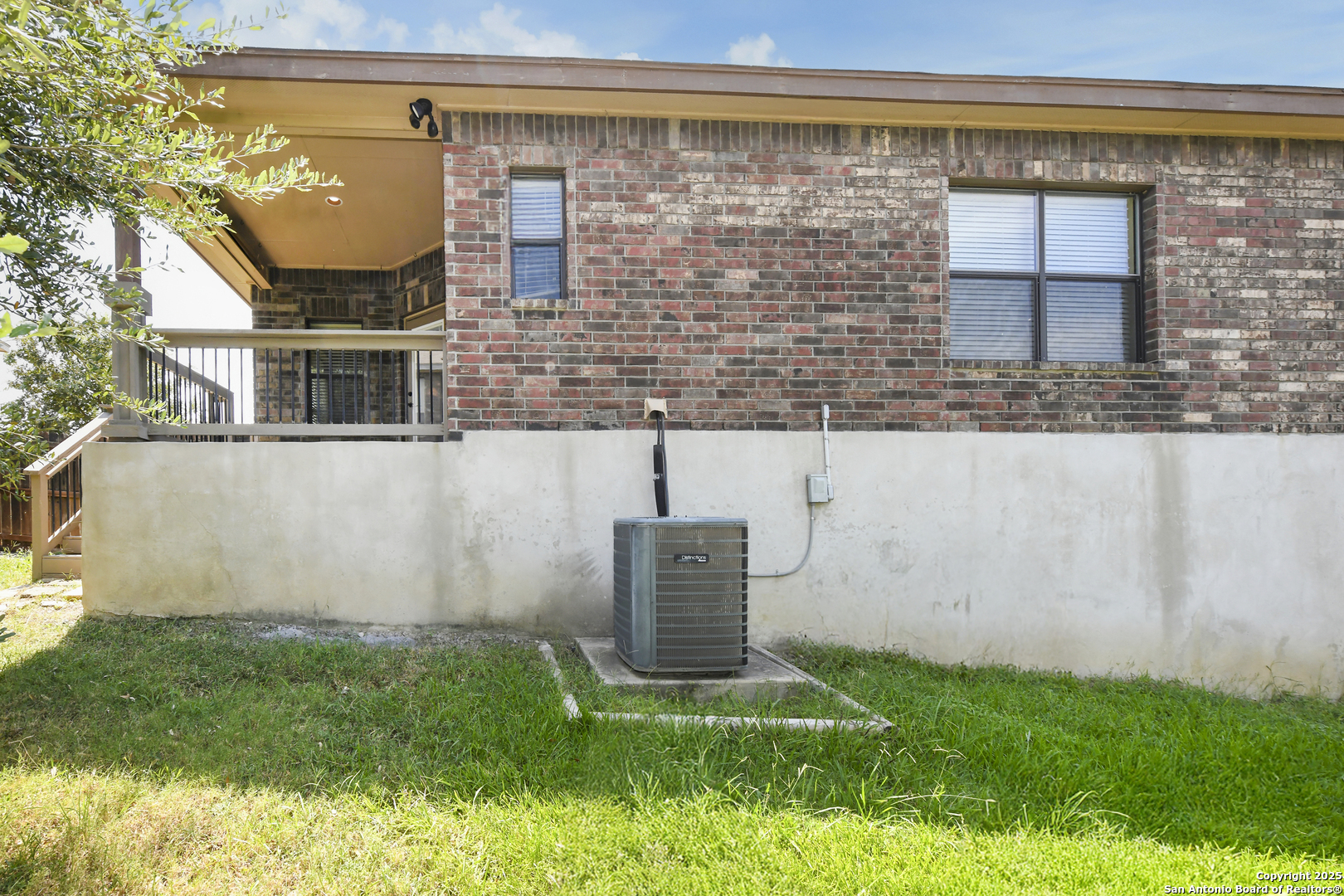 13709 Trailside Ln