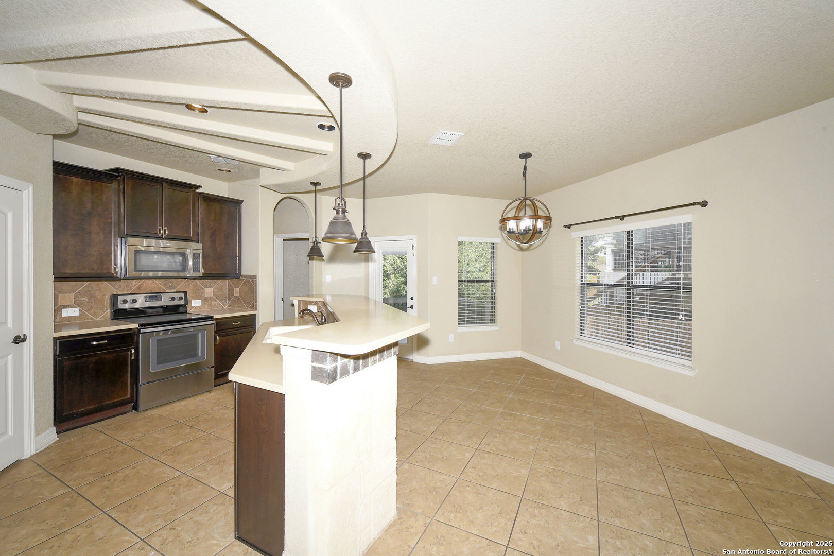 13709 Trailside Ln