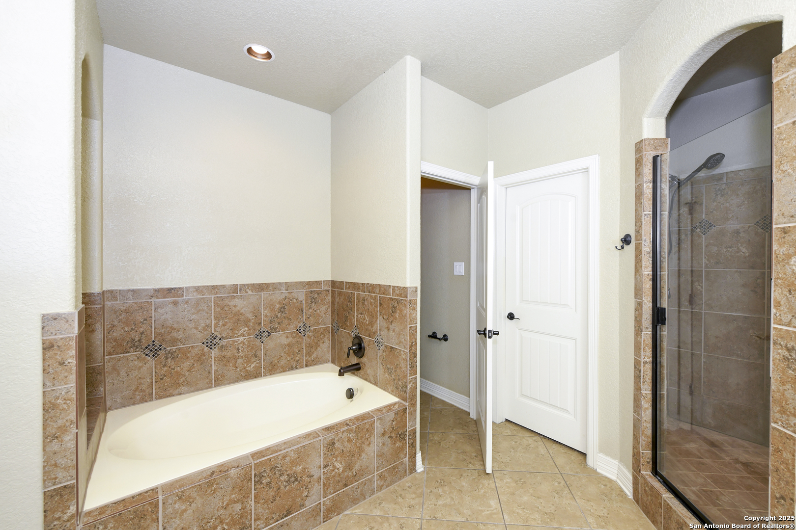 13709 Trailside Ln