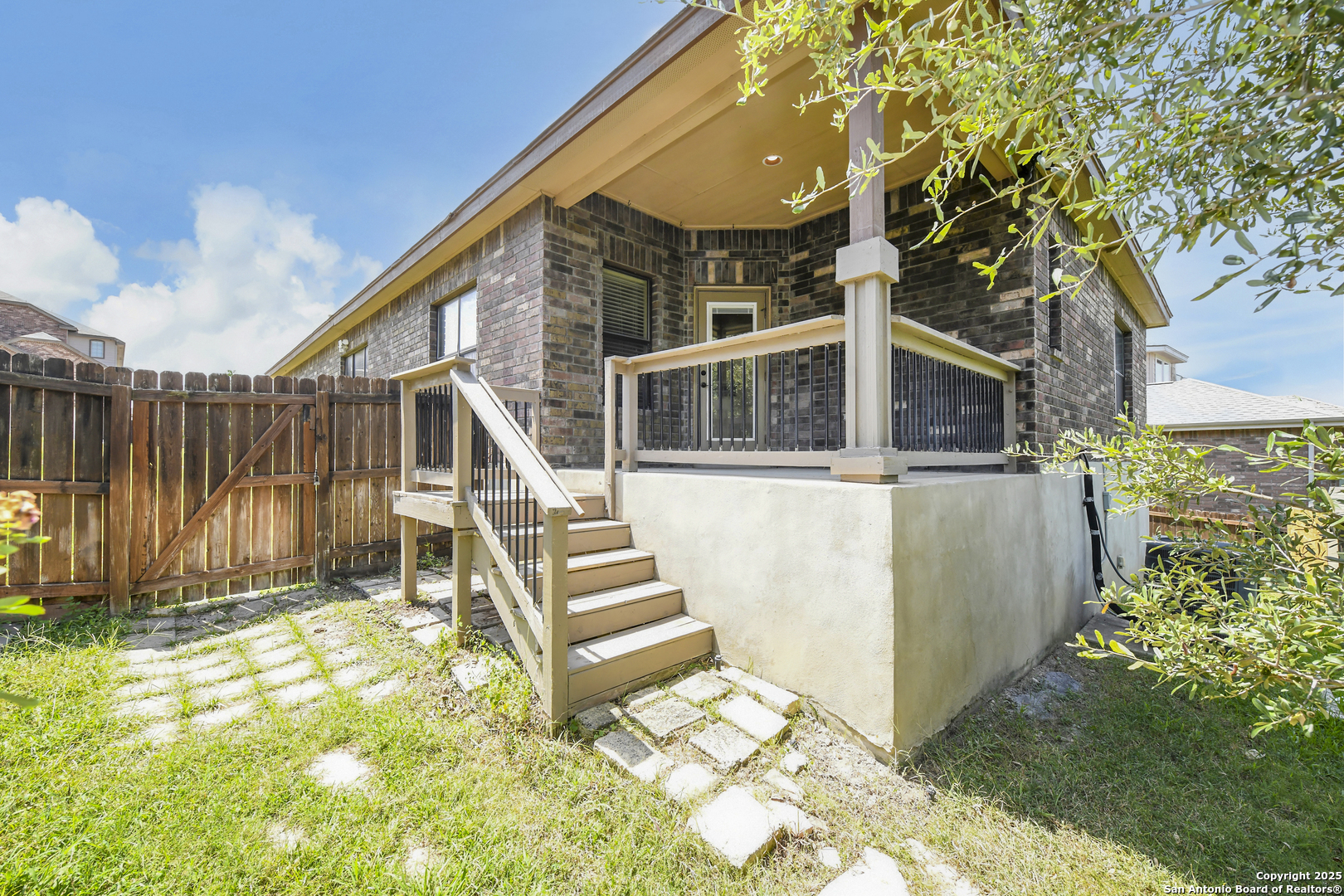 13709 Trailside Ln