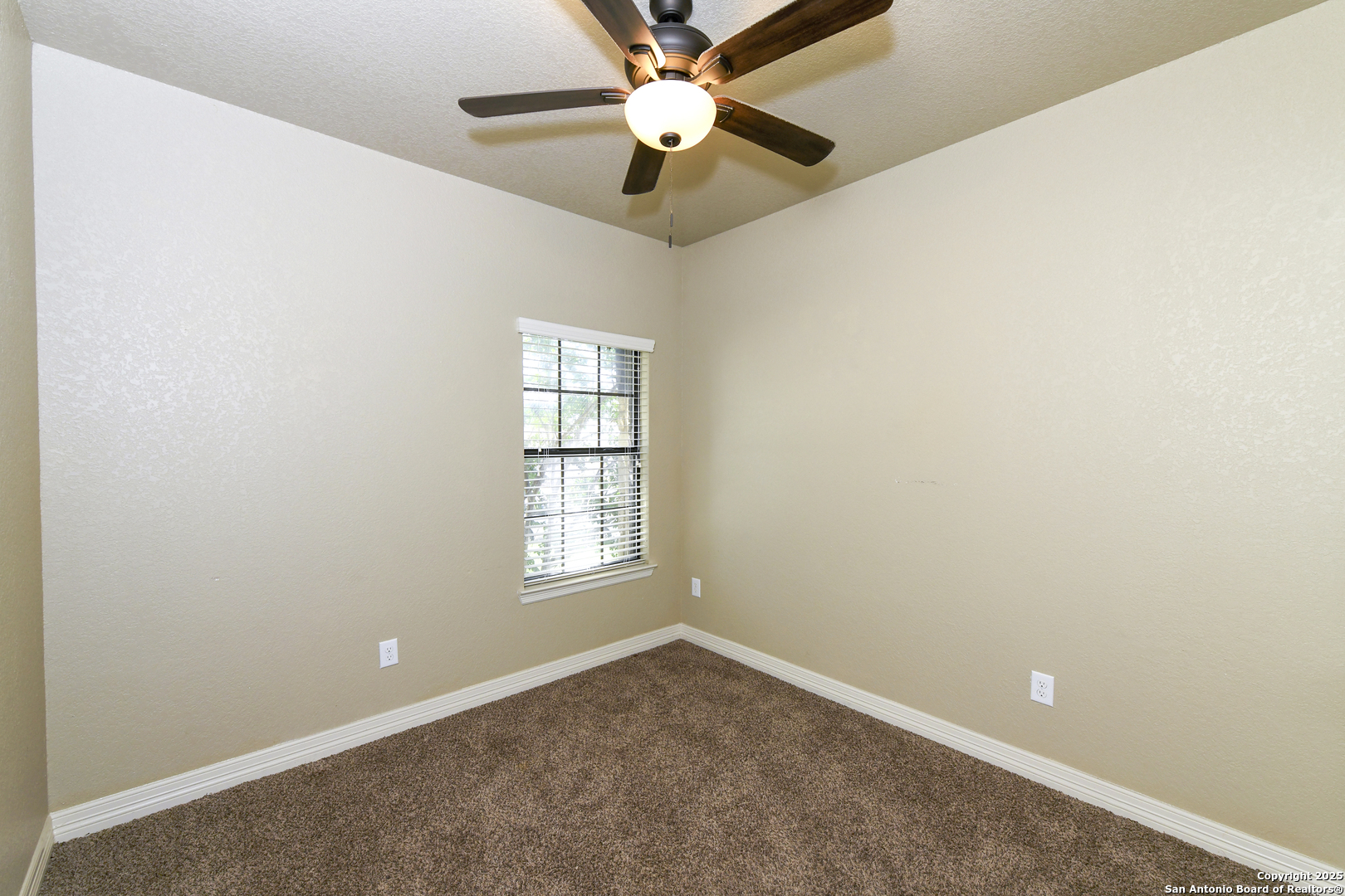13709 Trailside Ln