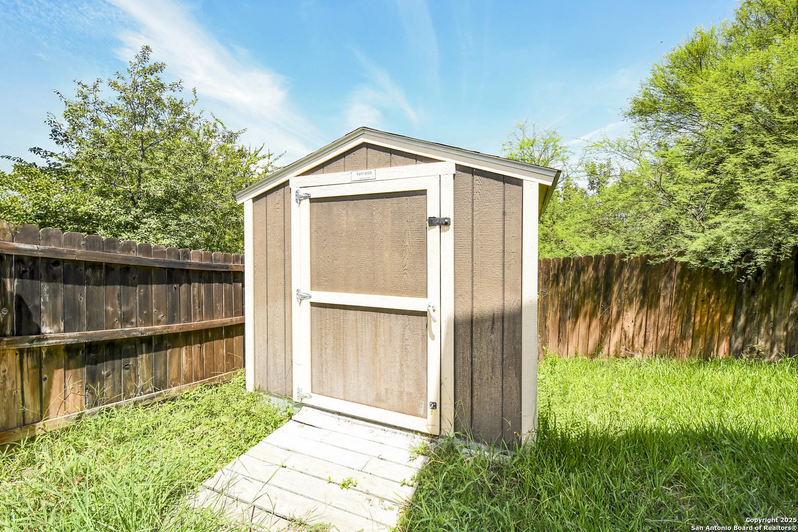 13709 Trailside Ln