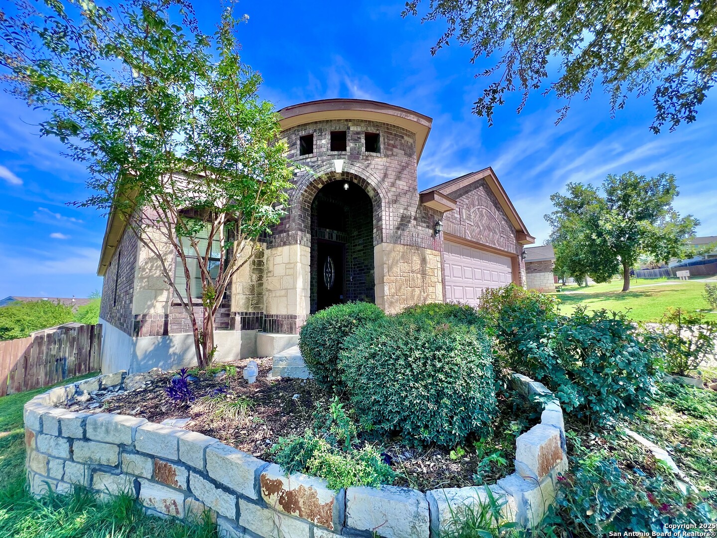 13709 Trailside Ln