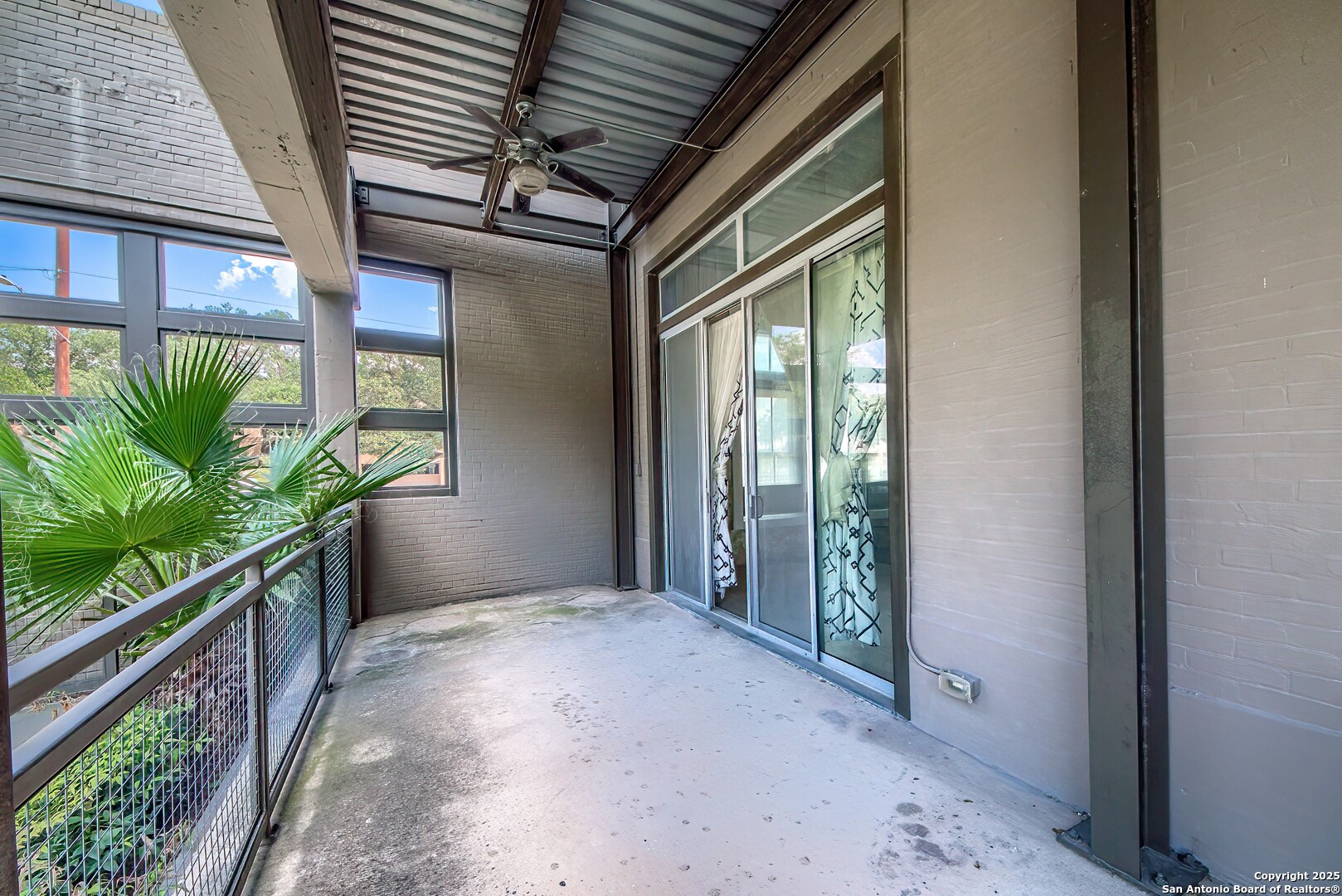 831 S FLORES ST Unit: 2101