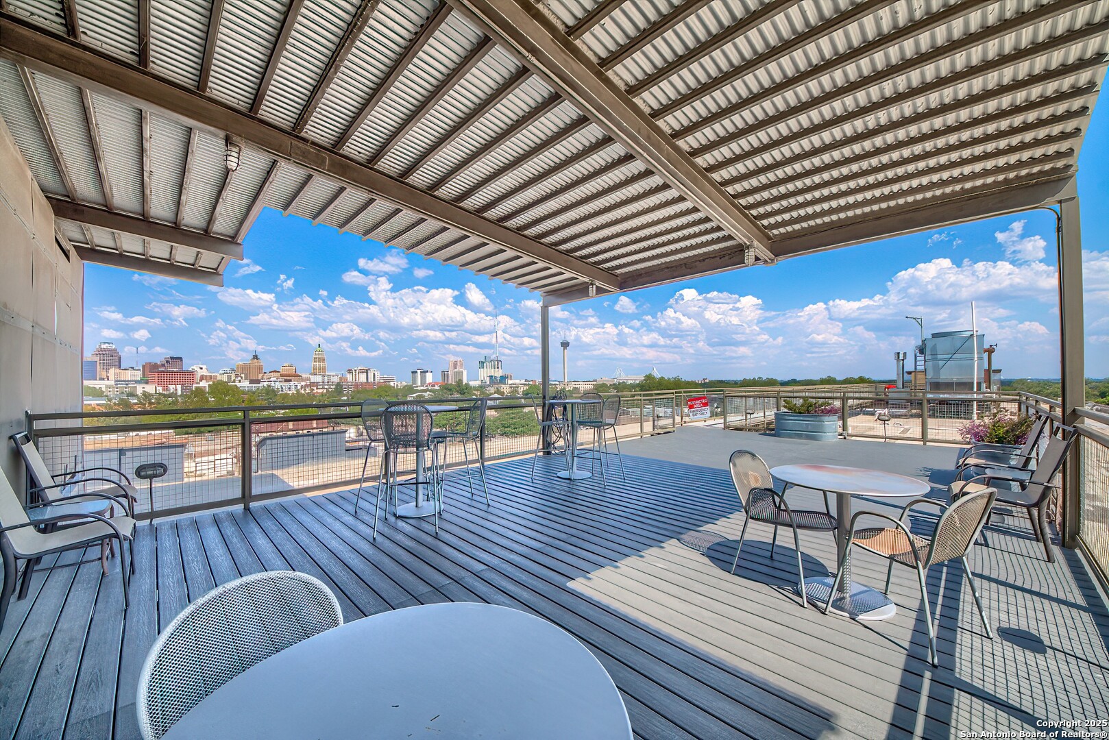 831 S FLORES ST Unit: 2101
