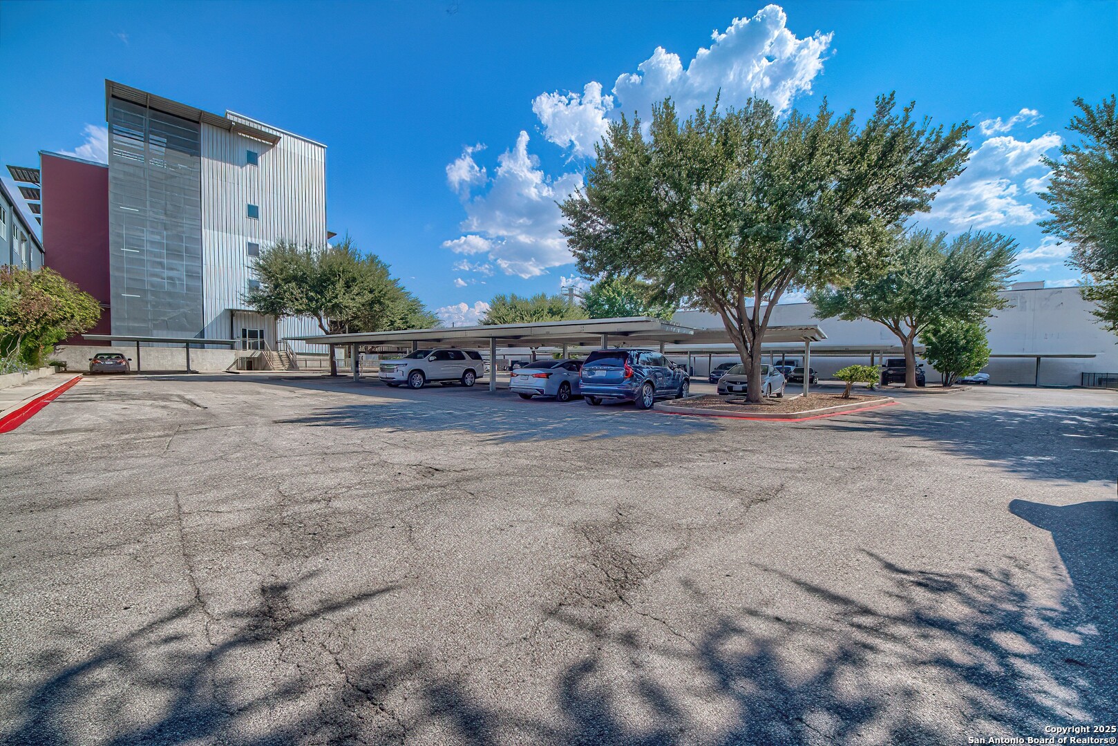 831 S FLORES ST Unit: 2101