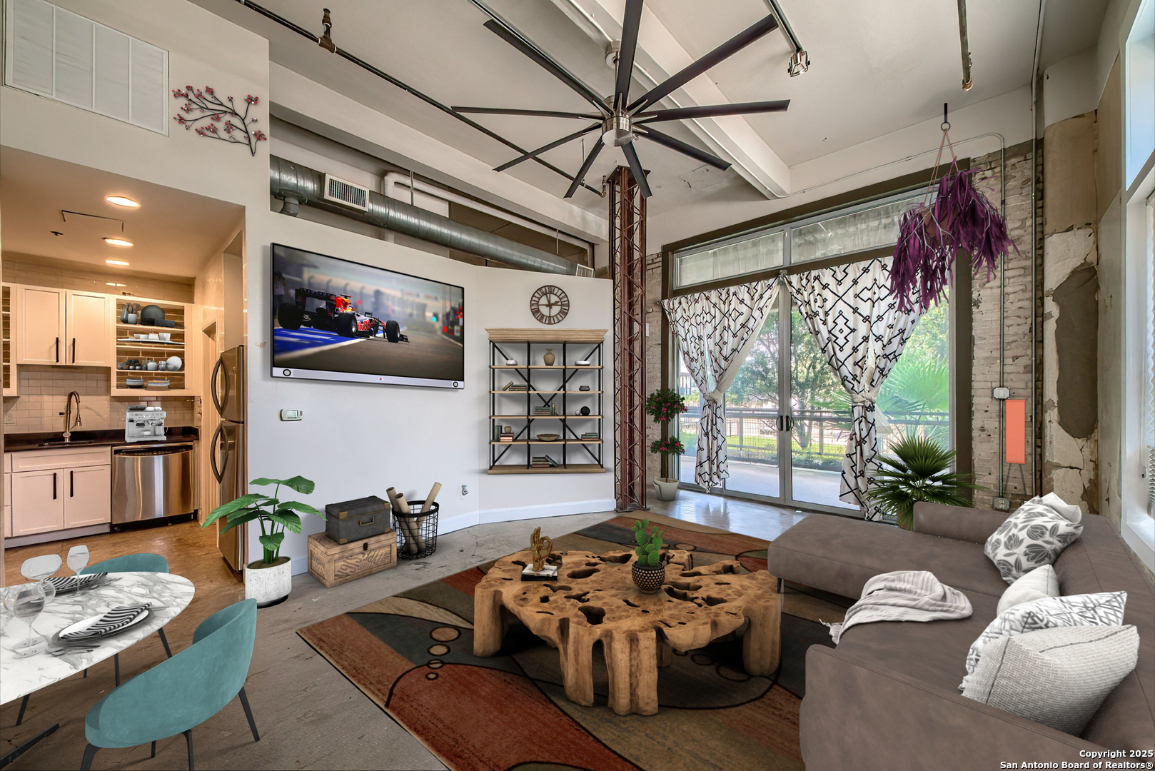 831 S FLORES ST Unit: 2101