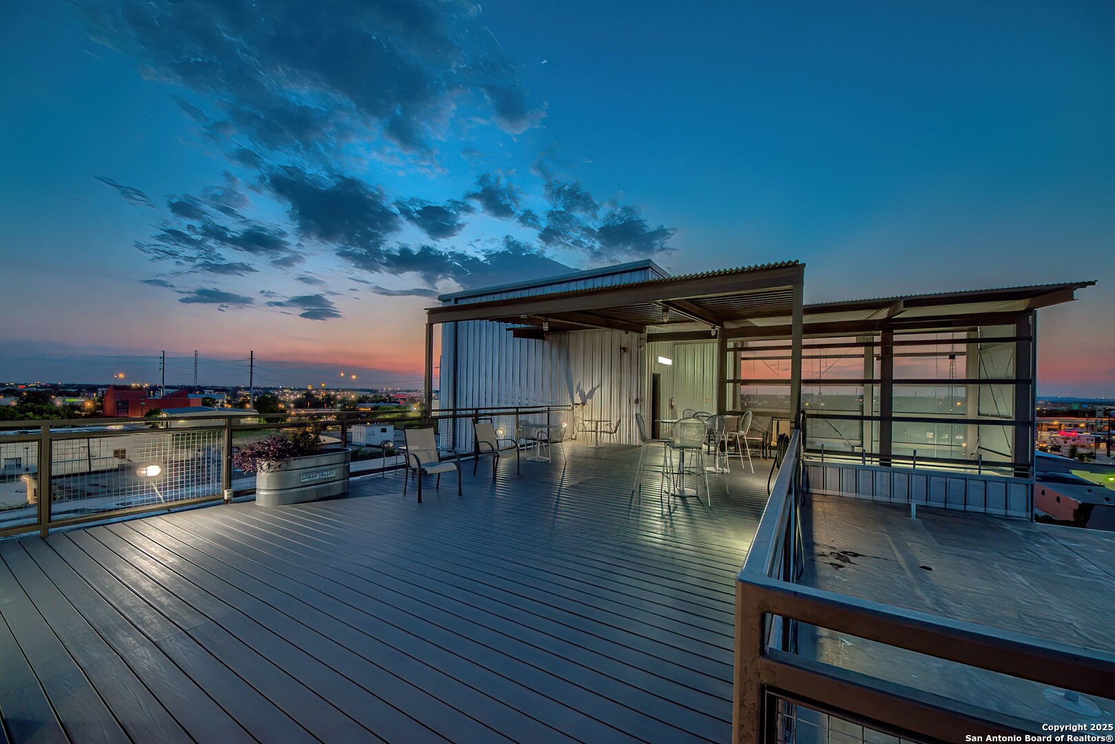 831 S FLORES ST Unit: 2101