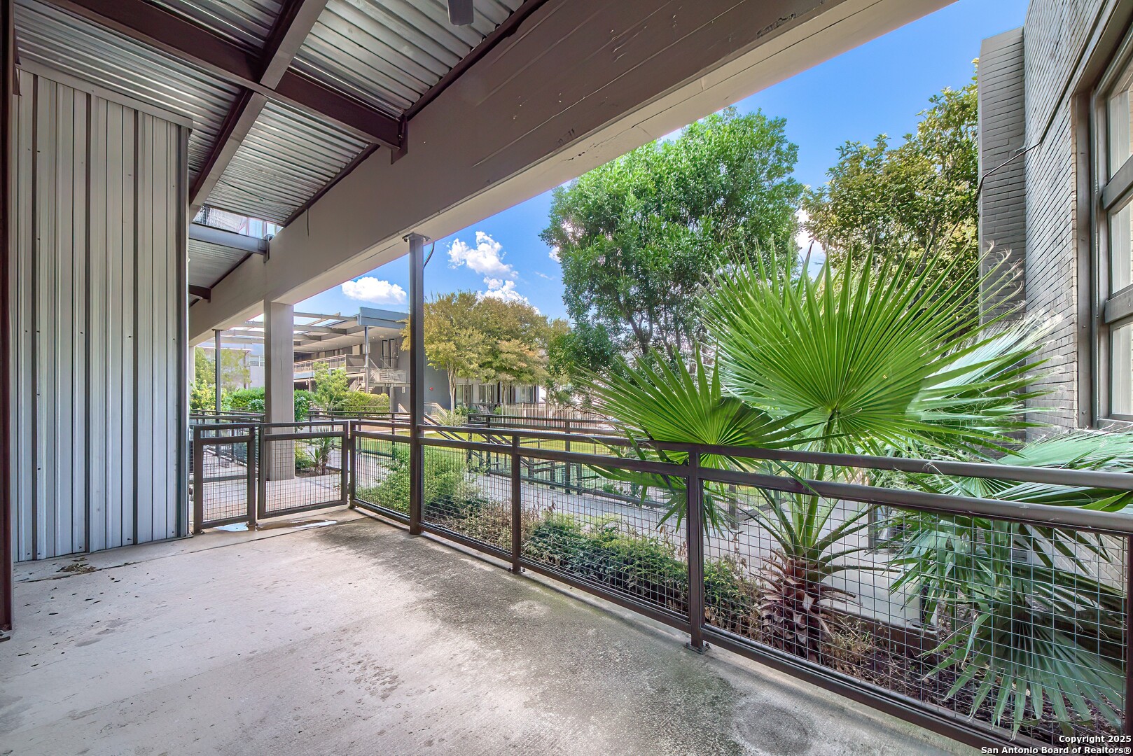 831 S FLORES ST Unit: 2101