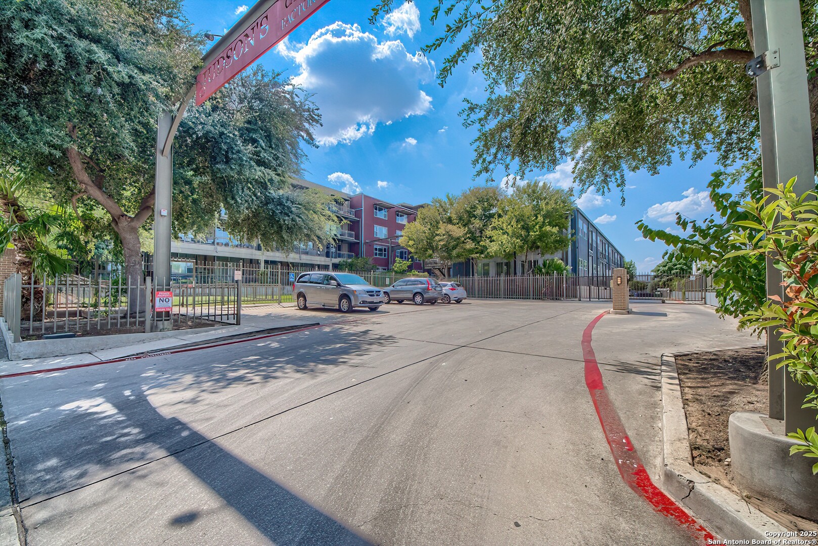 831 S FLORES ST Unit: 2101