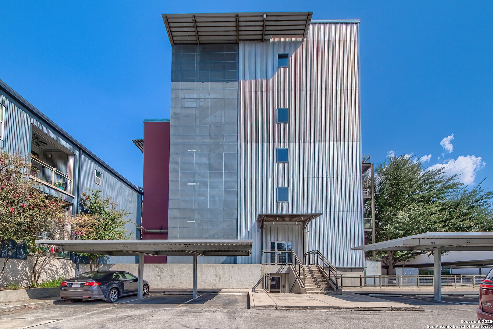831 S FLORES ST Unit: 2101