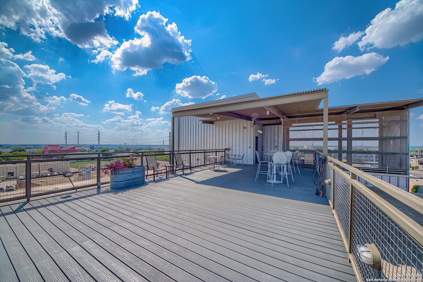 831 S FLORES ST Unit: 2101