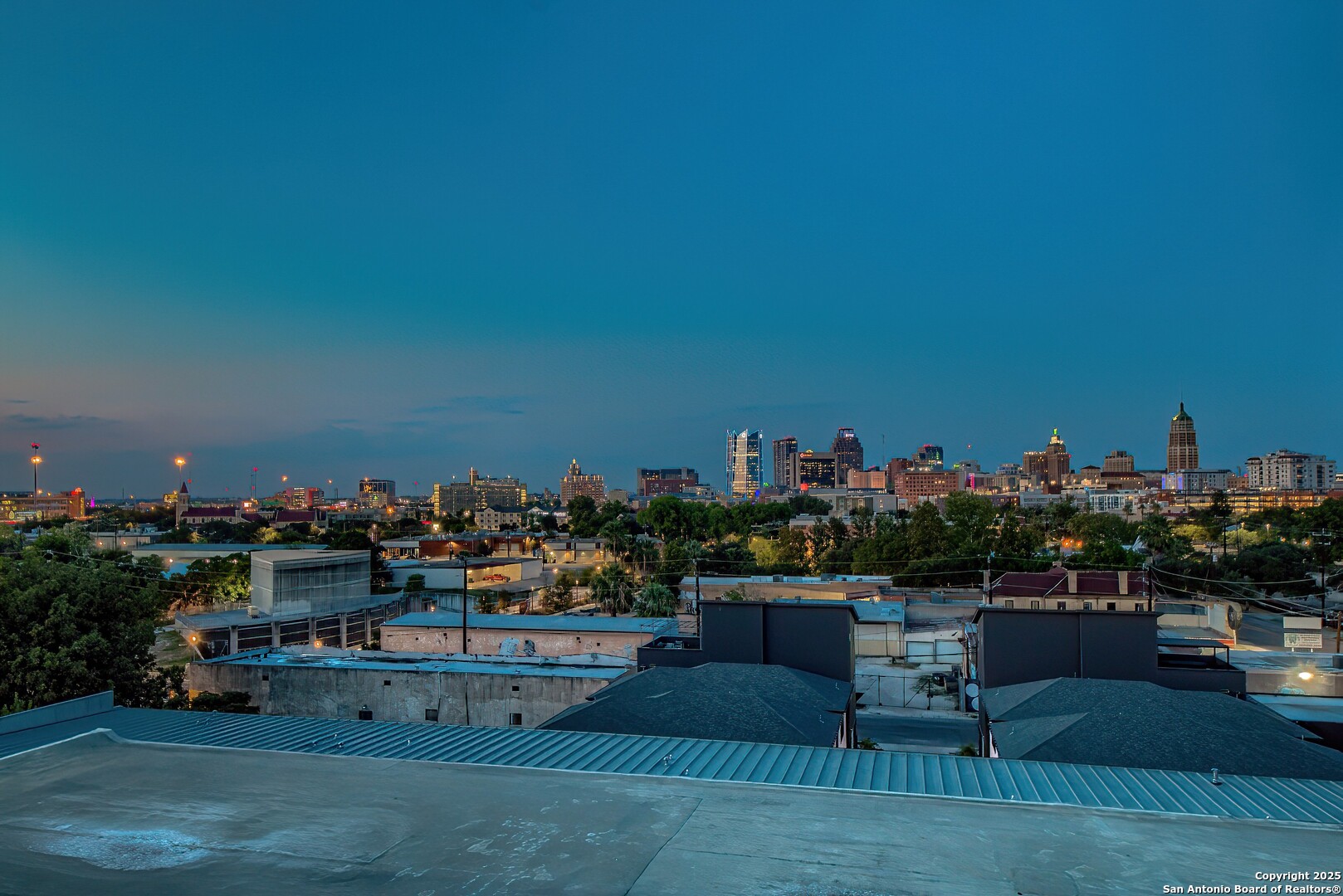 831 S FLORES ST Unit: 2101